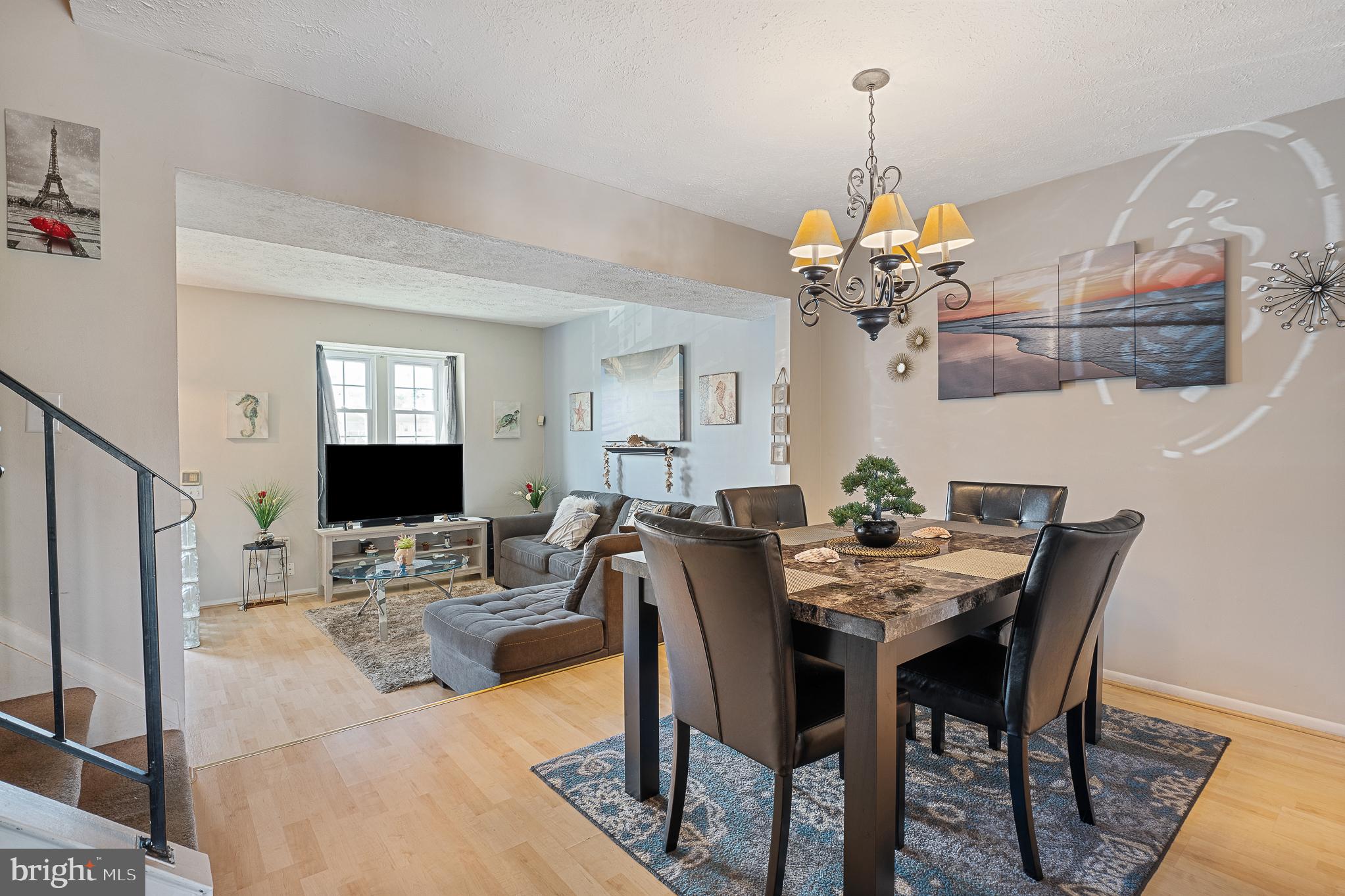 DUNSHIRE TOWNHOUSES - Residential Lease