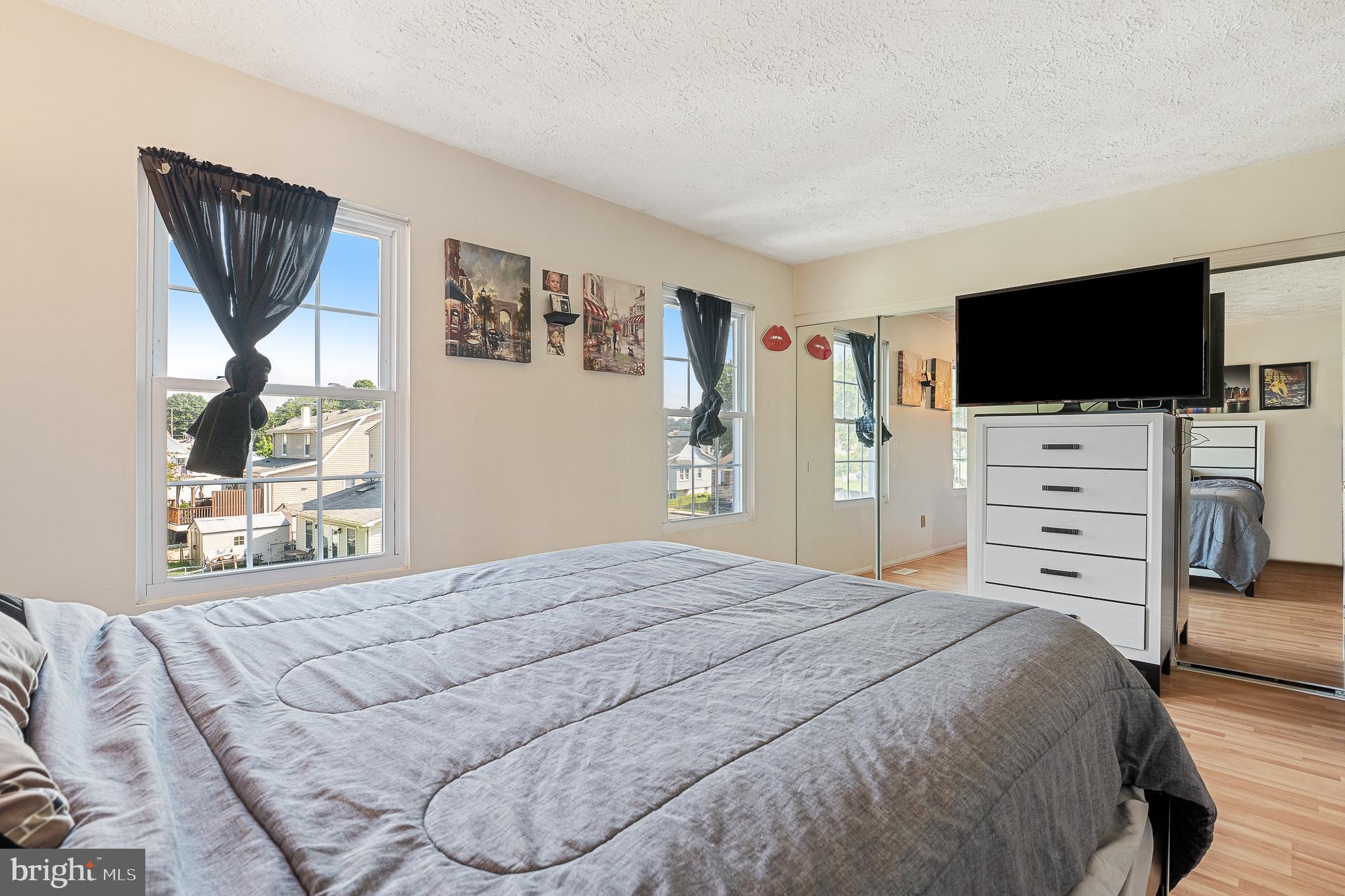 DUNSHIRE TOWNHOUSES - Residential Lease