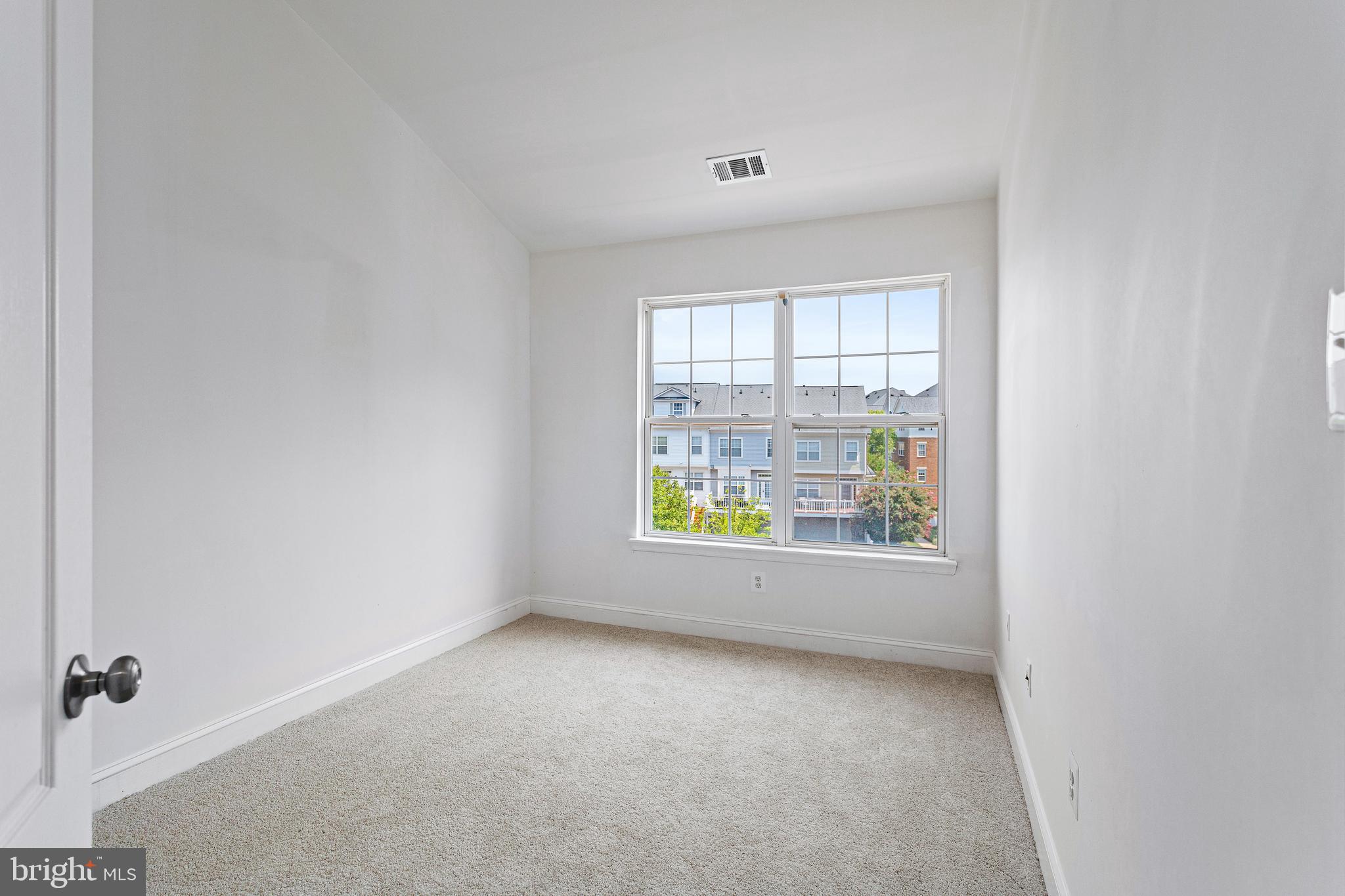 KING FARM BAILEYS COMMON - Residential