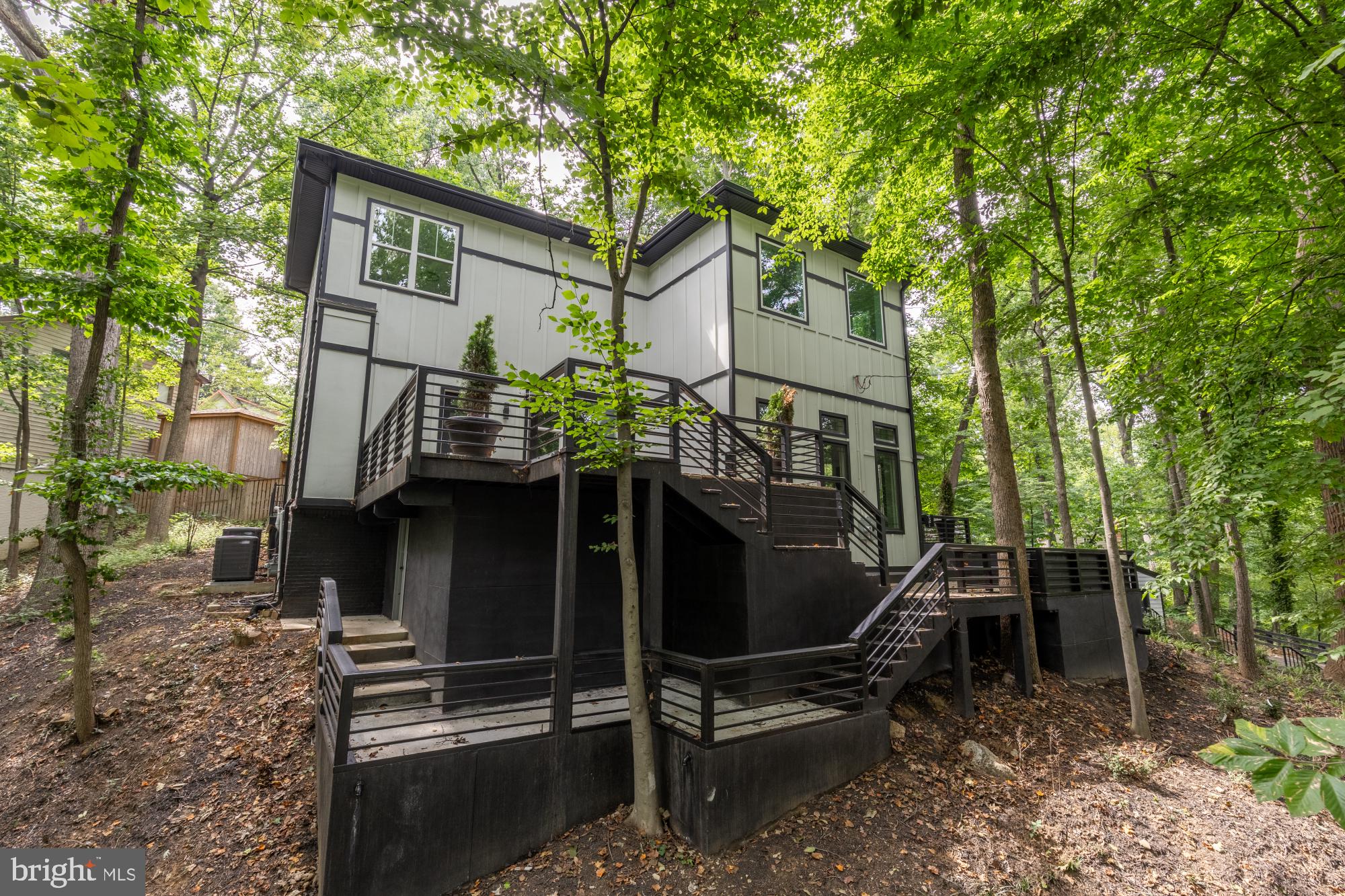 811 SLIGO CREEK PARKWAY