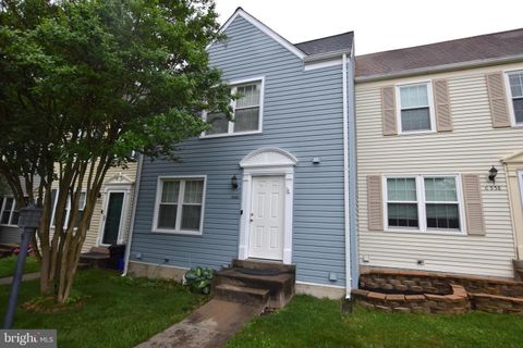 Townhouse For Rent - 6560 Lochleigh Court<br/> Fairfax County, ALEXANDRIA, VA 22315