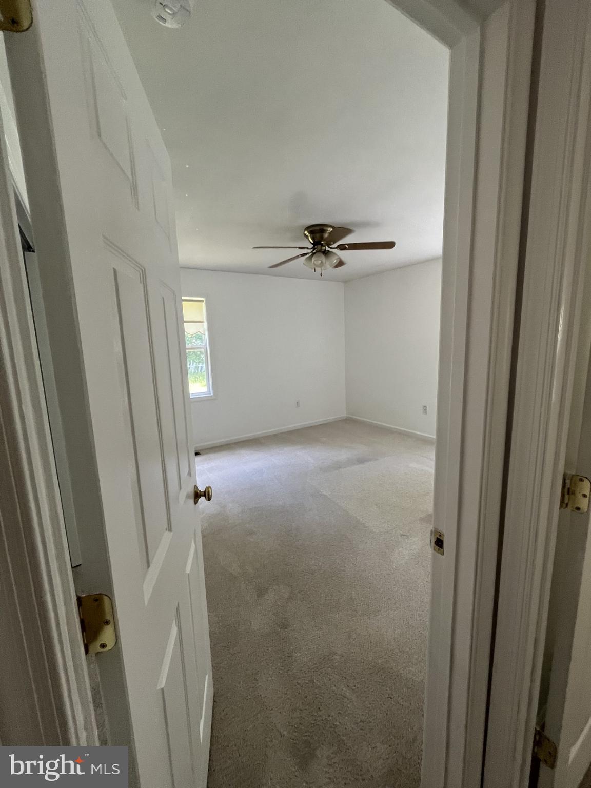 LAKE LAND - Residential Lease