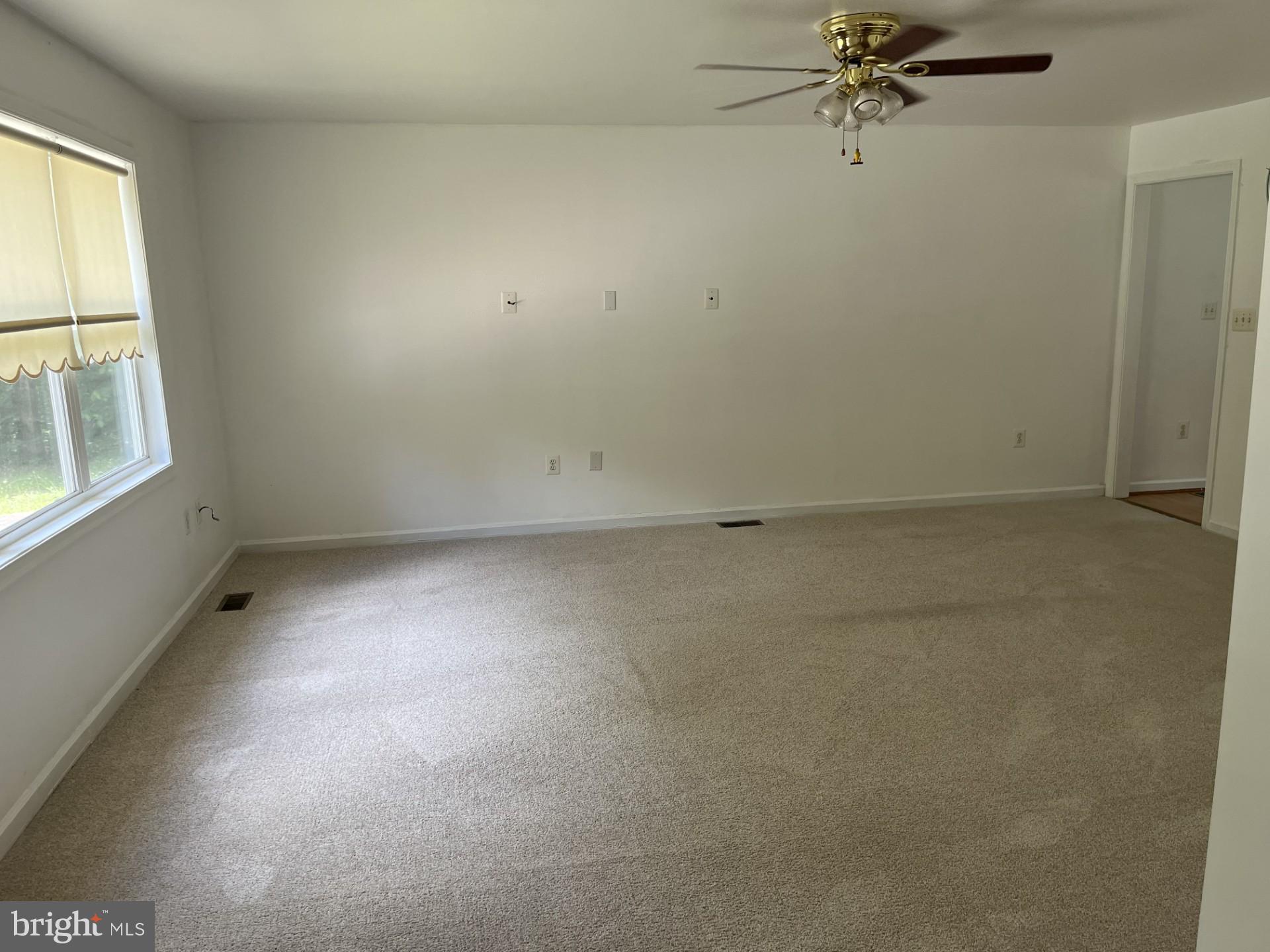 LAKE LAND - Residential Lease