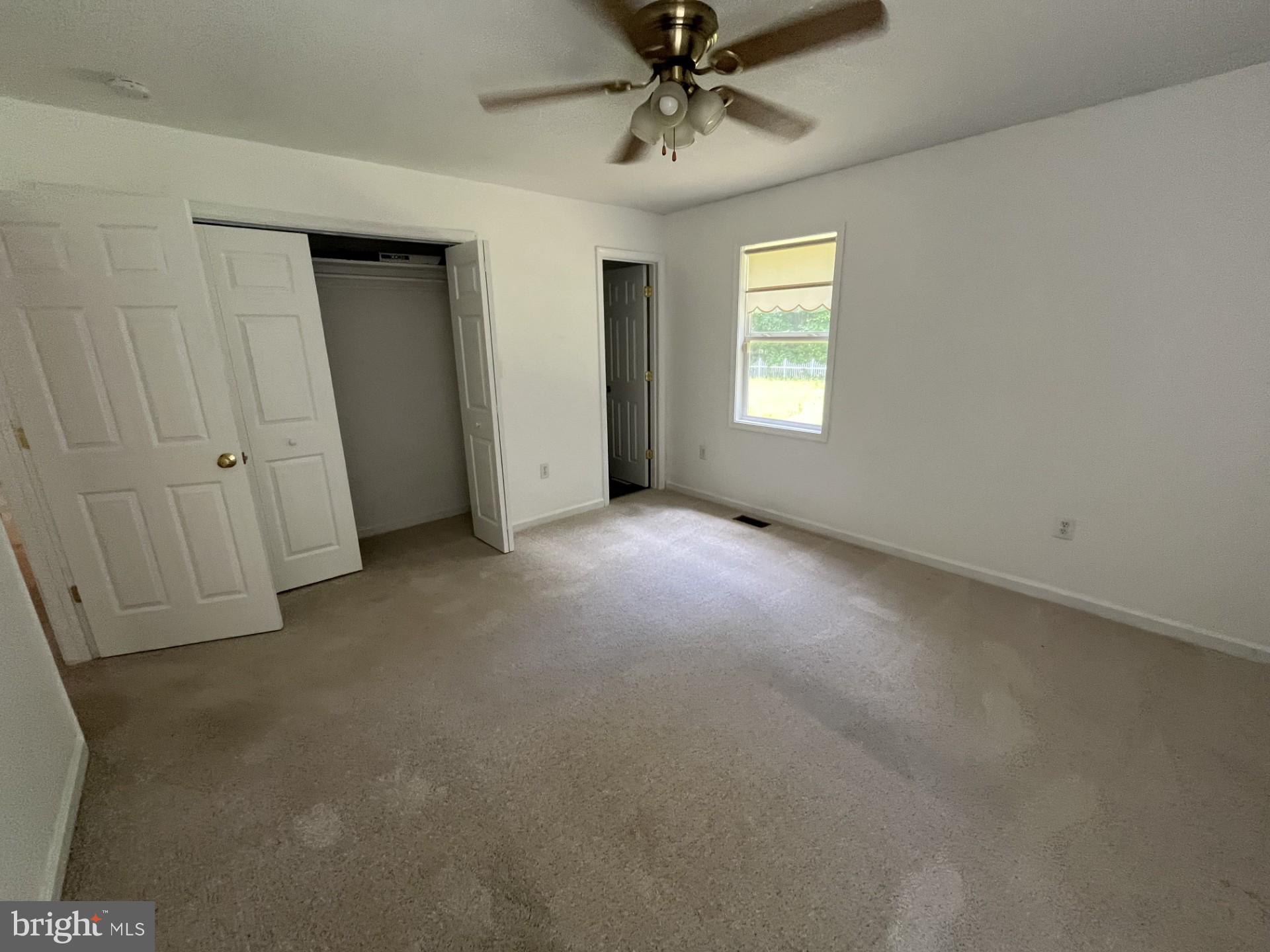 LAKE LAND - Residential Lease