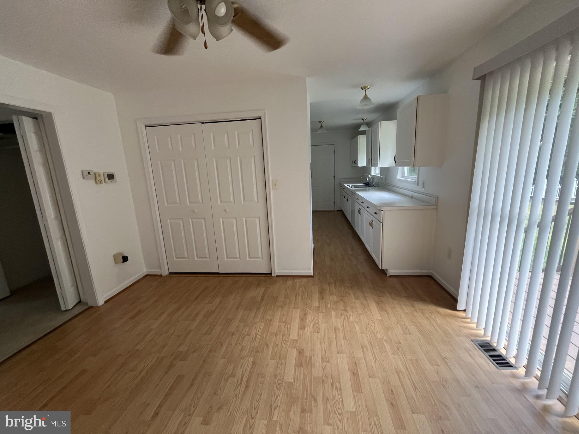 LAKE LAND - Residential Lease