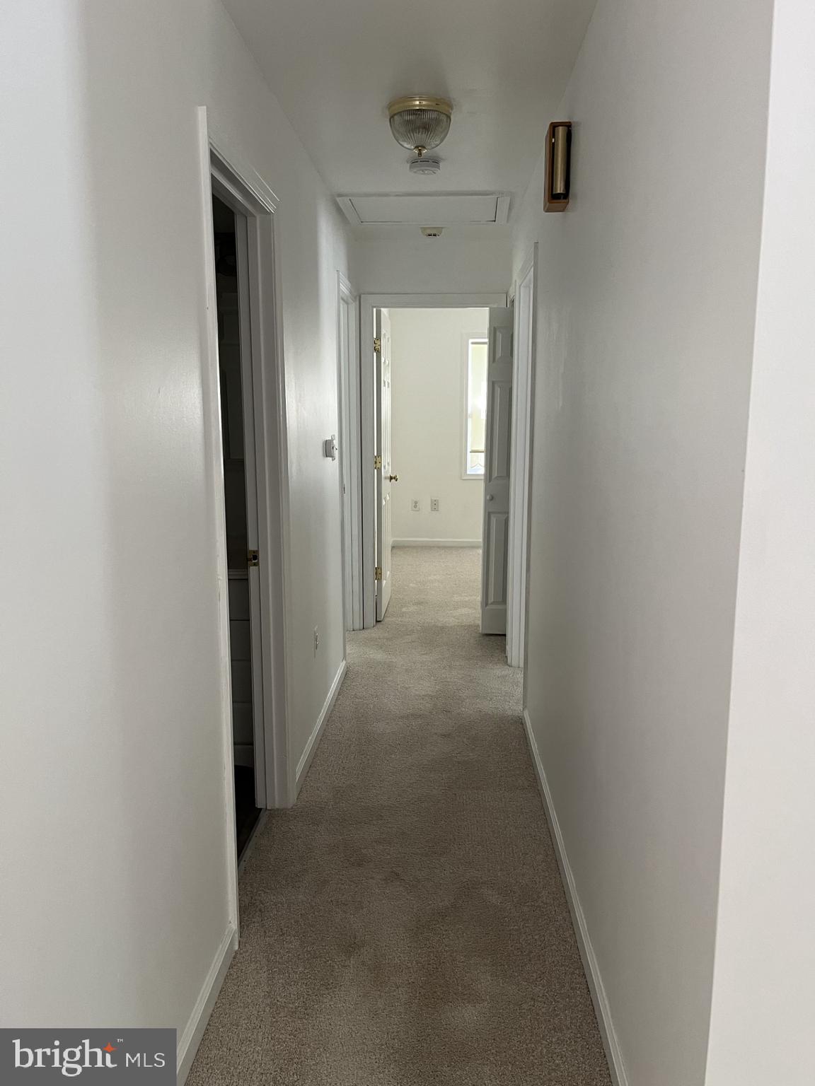 LAKE LAND - Residential Lease