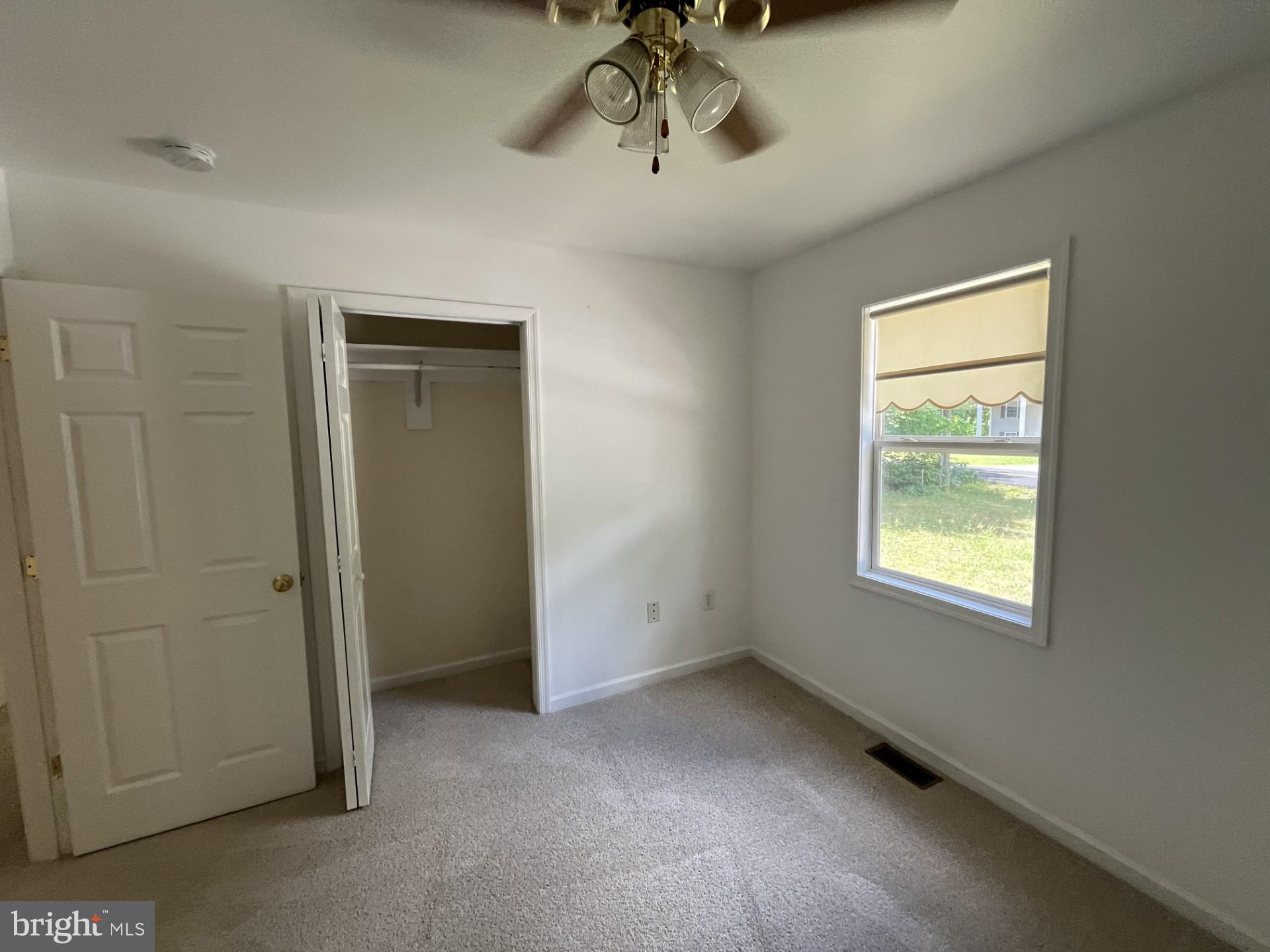 LAKE LAND - Residential Lease