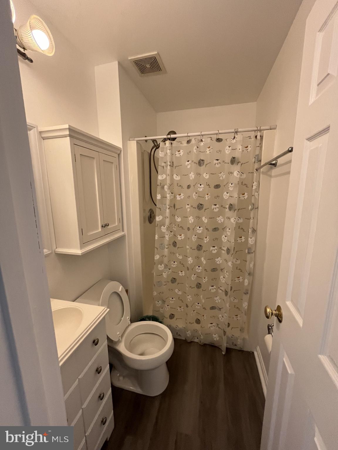 LAKE LAND - Residential Lease