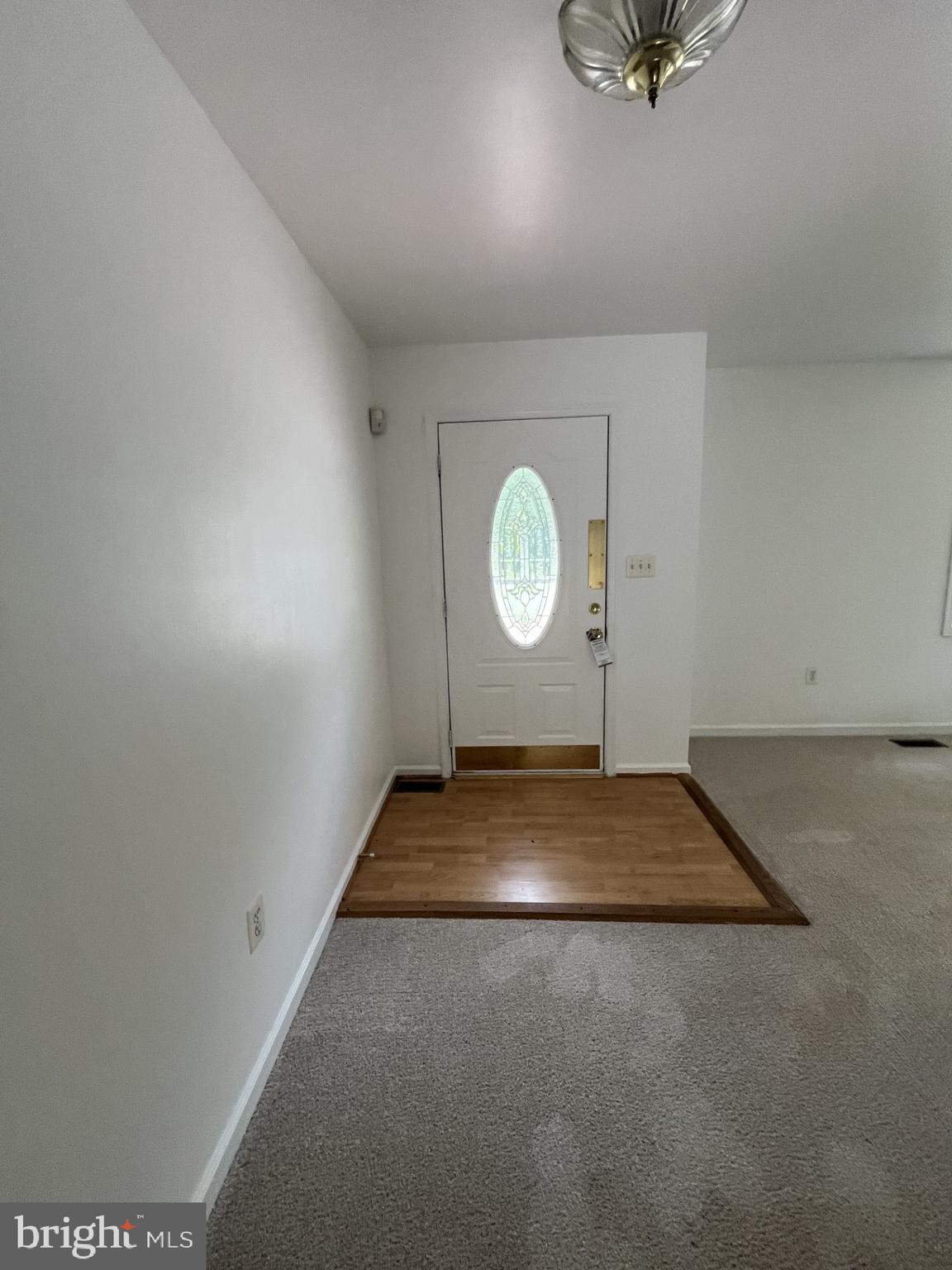 LAKE LAND - Residential Lease