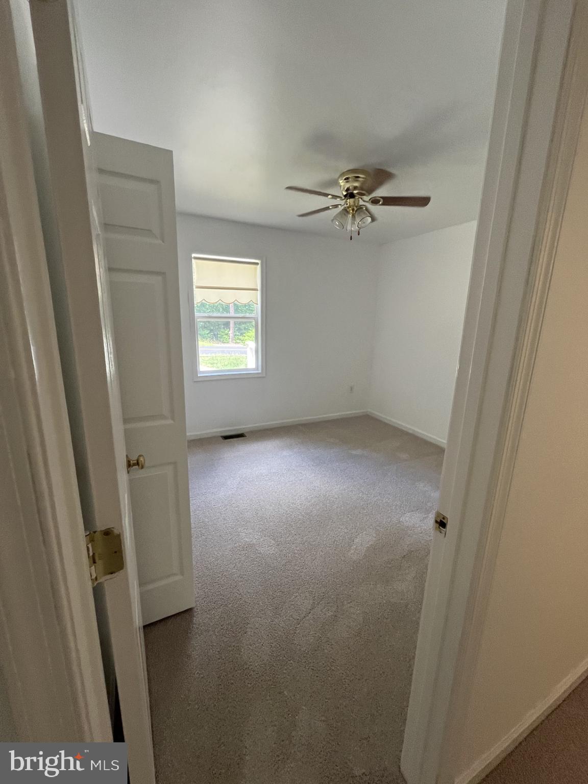 LAKE LAND - Residential Lease