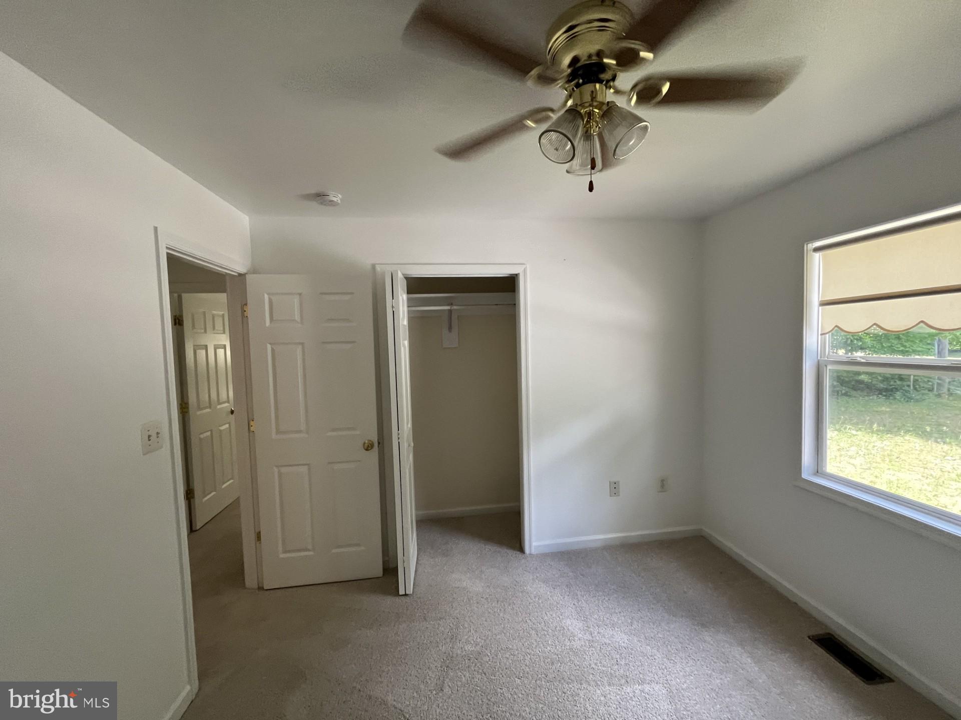 LAKE LAND - Residential Lease