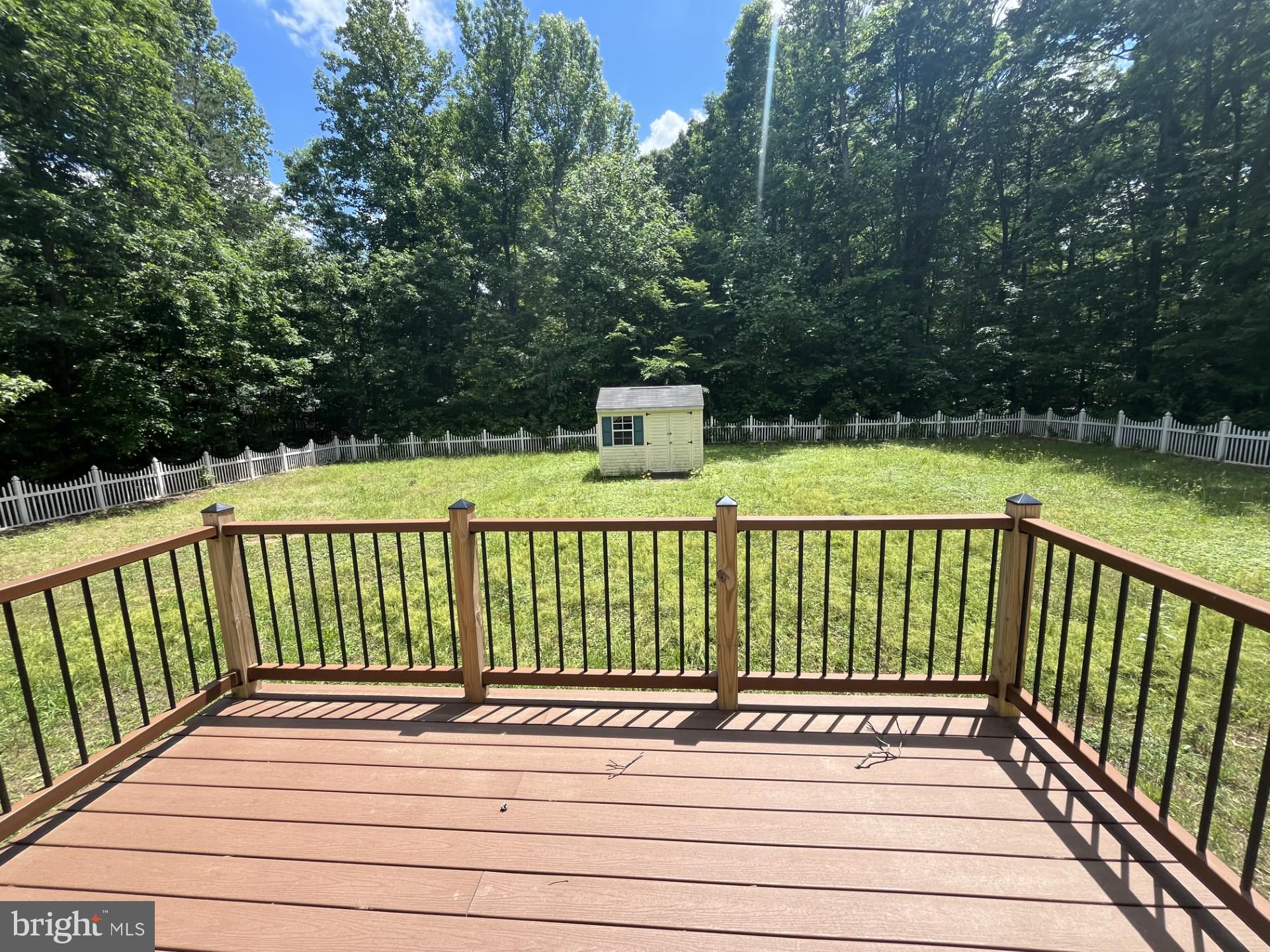 LAKE LAND - Residential Lease