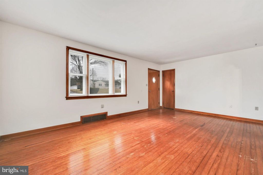 Photo of 14 N CONESTOGA VIEW DR, AKRON, PA 17501 (MLS # PALA2030810)