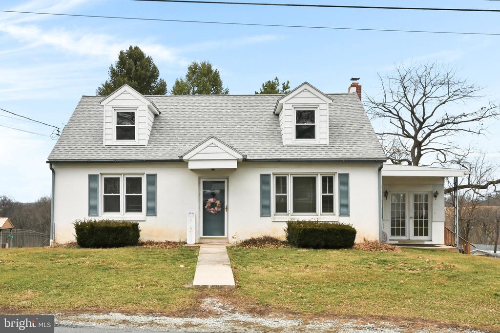 Photo of 14 N CONESTOGA VIEW DR, AKRON, PA 17501 (MLS # PALA2030810)