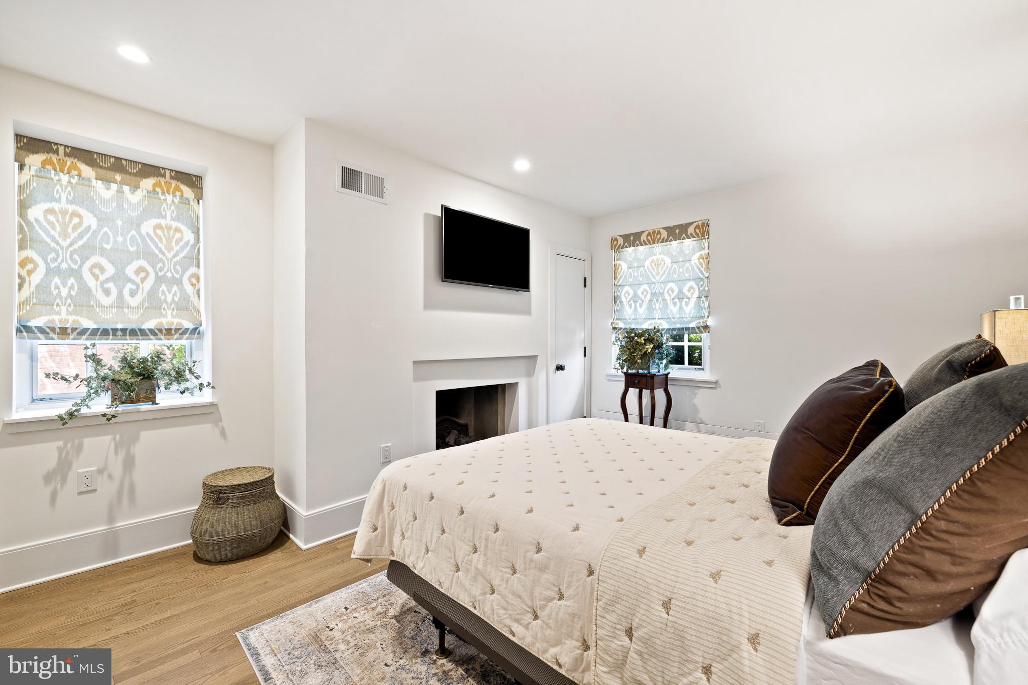 SOCIETY HILL - Residential