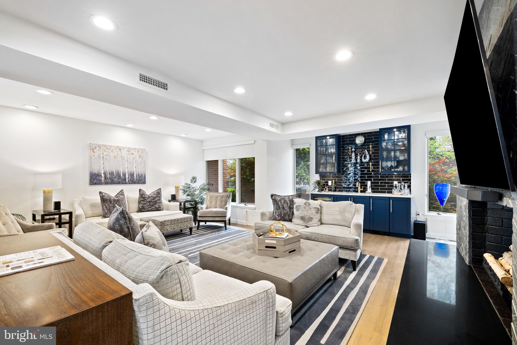 SOCIETY HILL - Residential