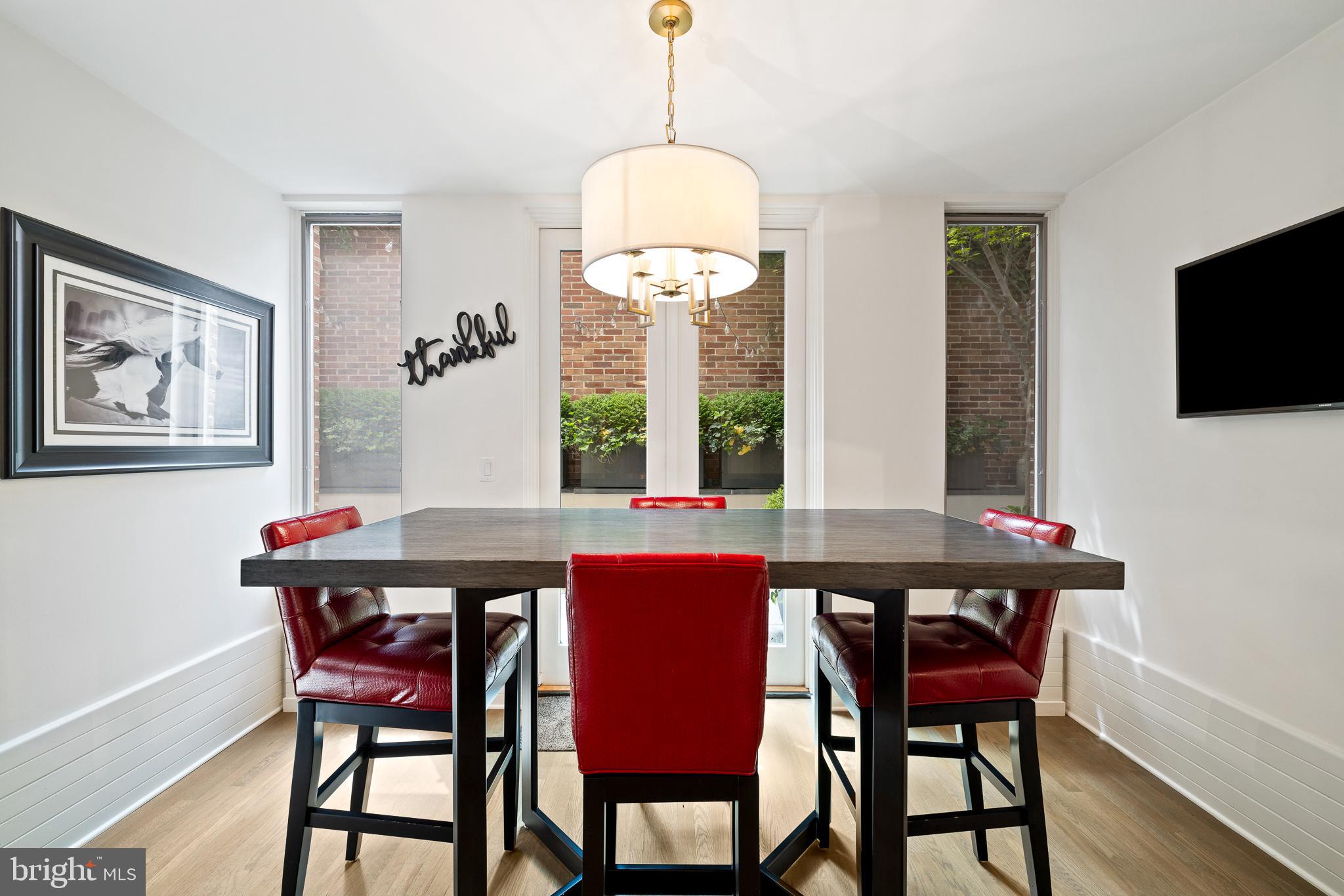 SOCIETY HILL - Residential