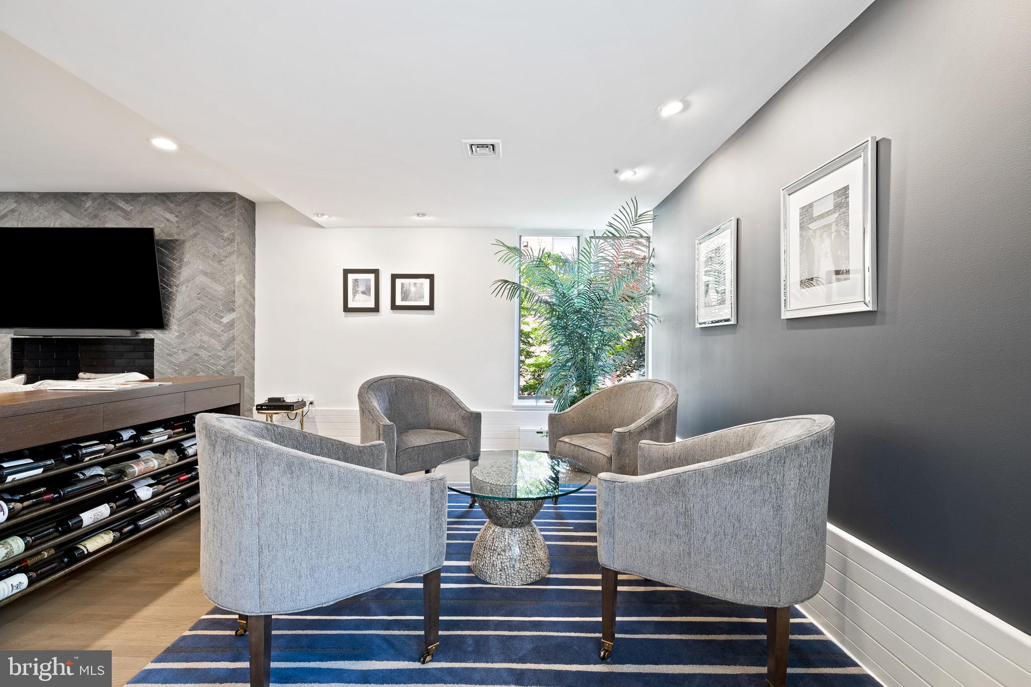 SOCIETY HILL - Residential