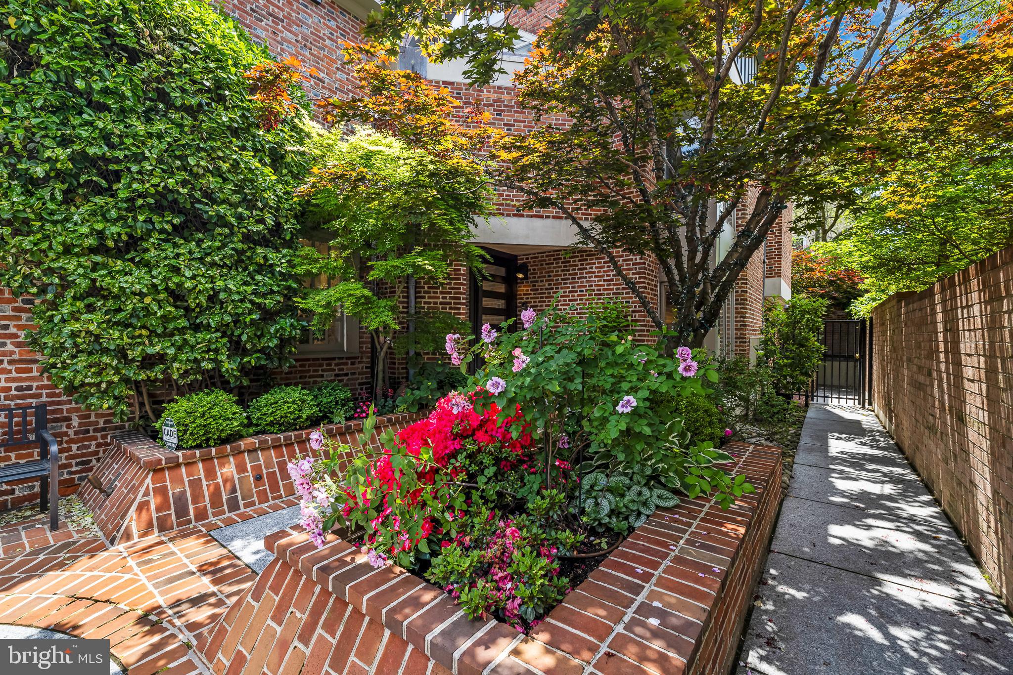 SOCIETY HILL - Residential