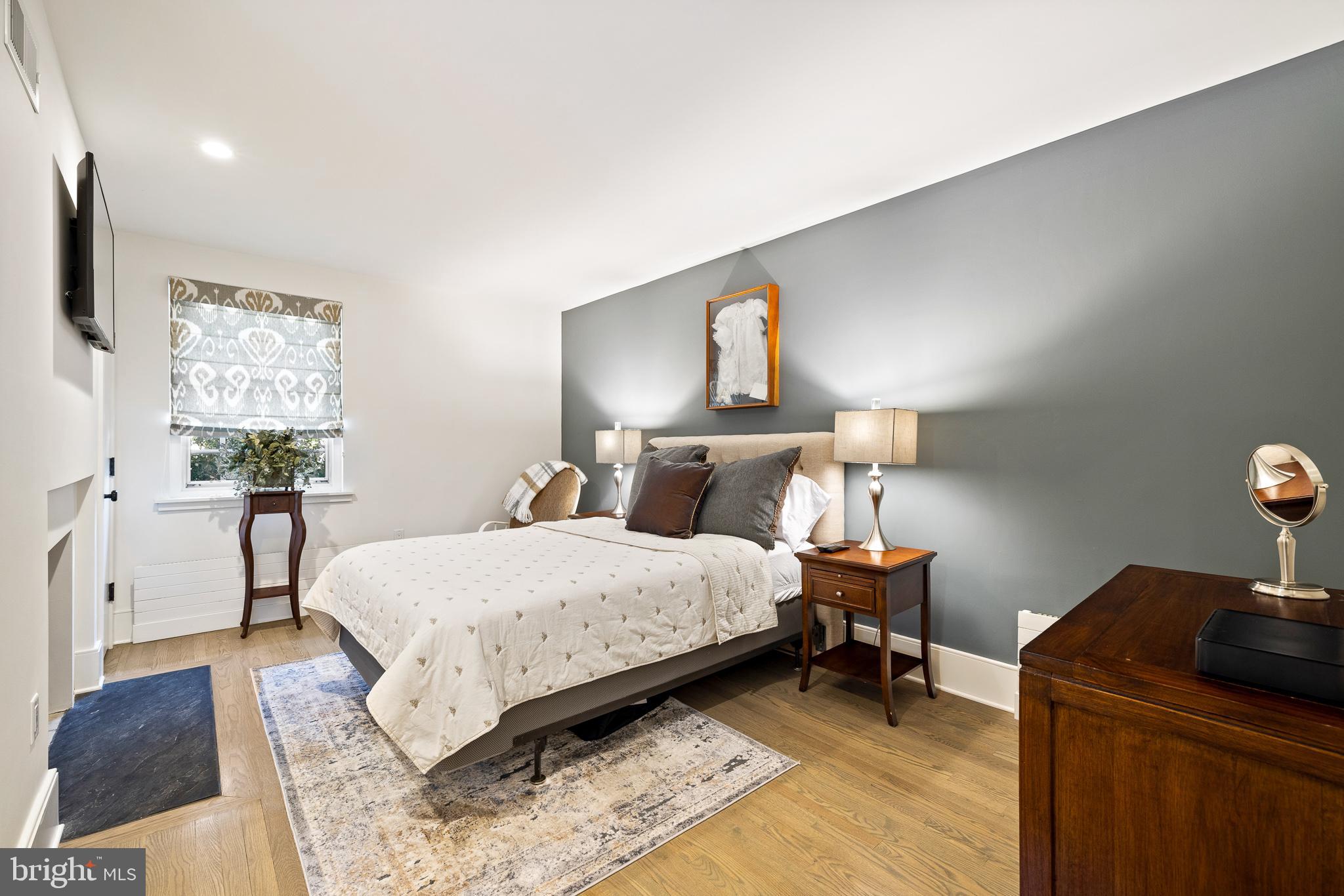 SOCIETY HILL - Residential