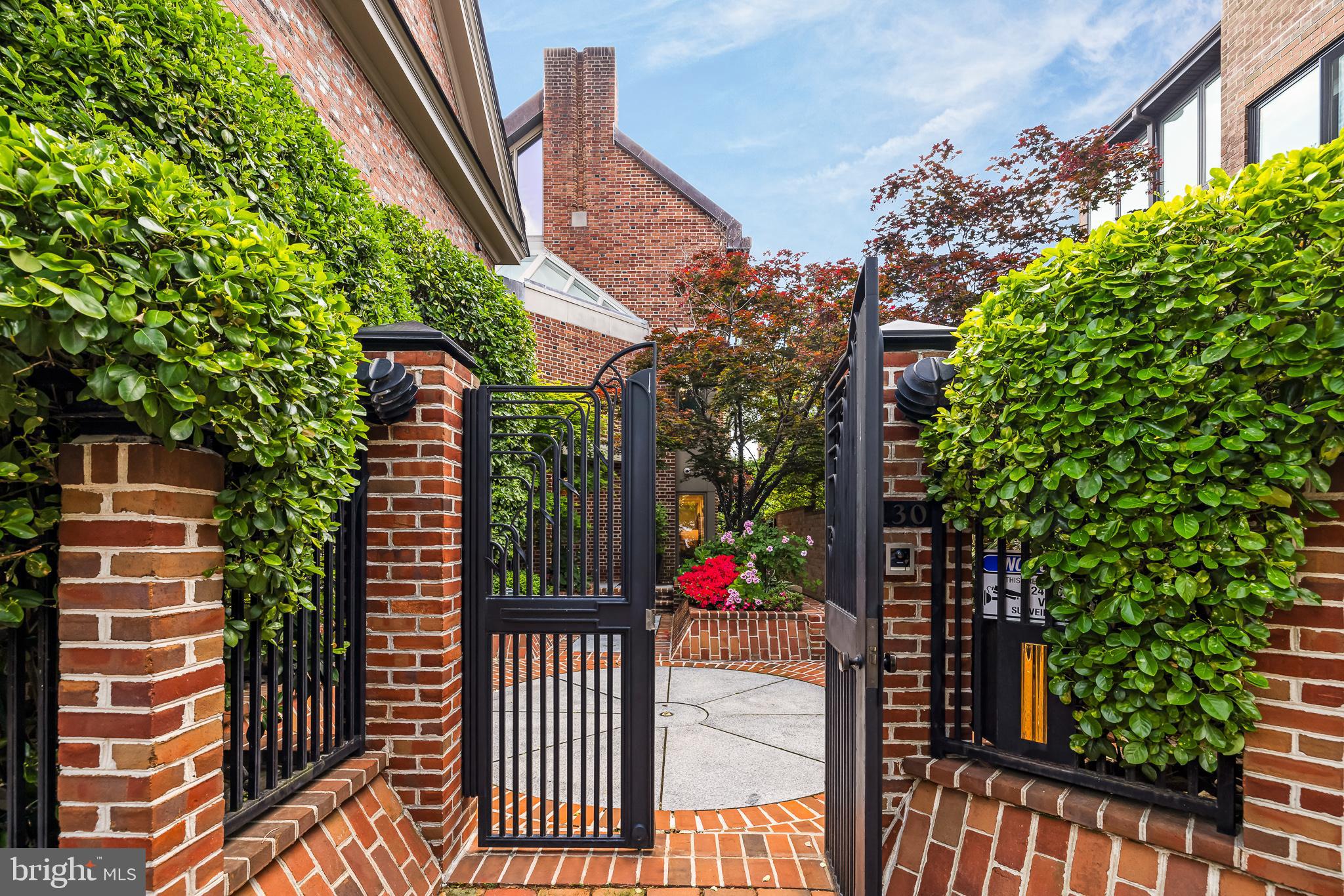 SOCIETY HILL - Residential