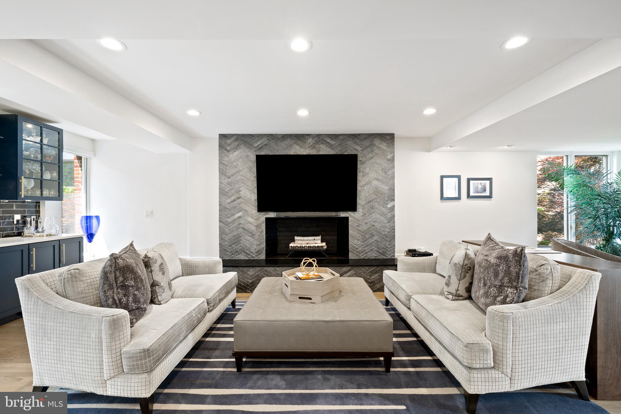 SOCIETY HILL - Residential