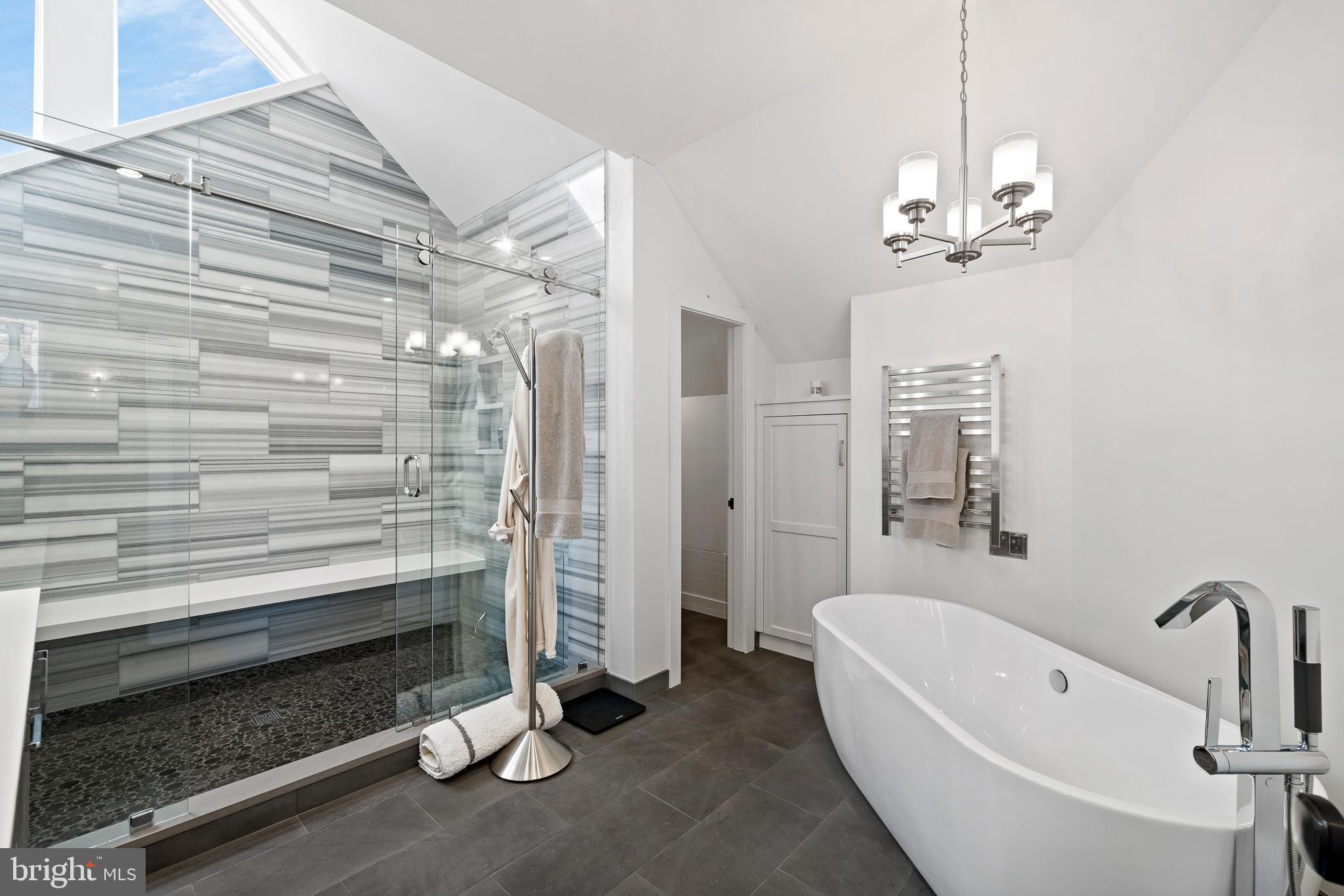 SOCIETY HILL - Residential