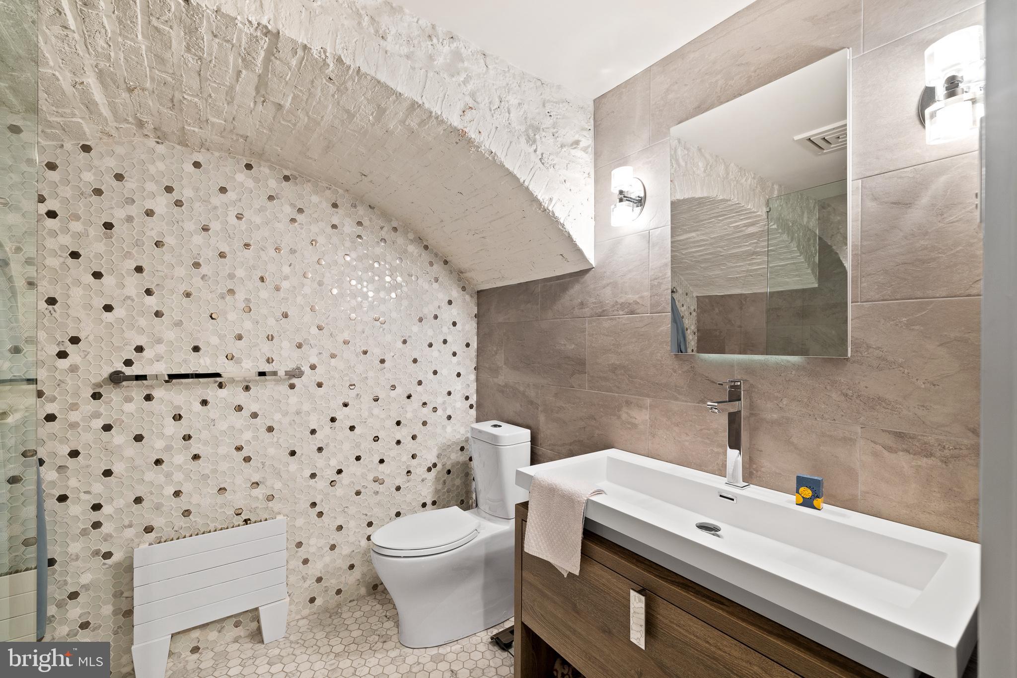 SOCIETY HILL - Residential