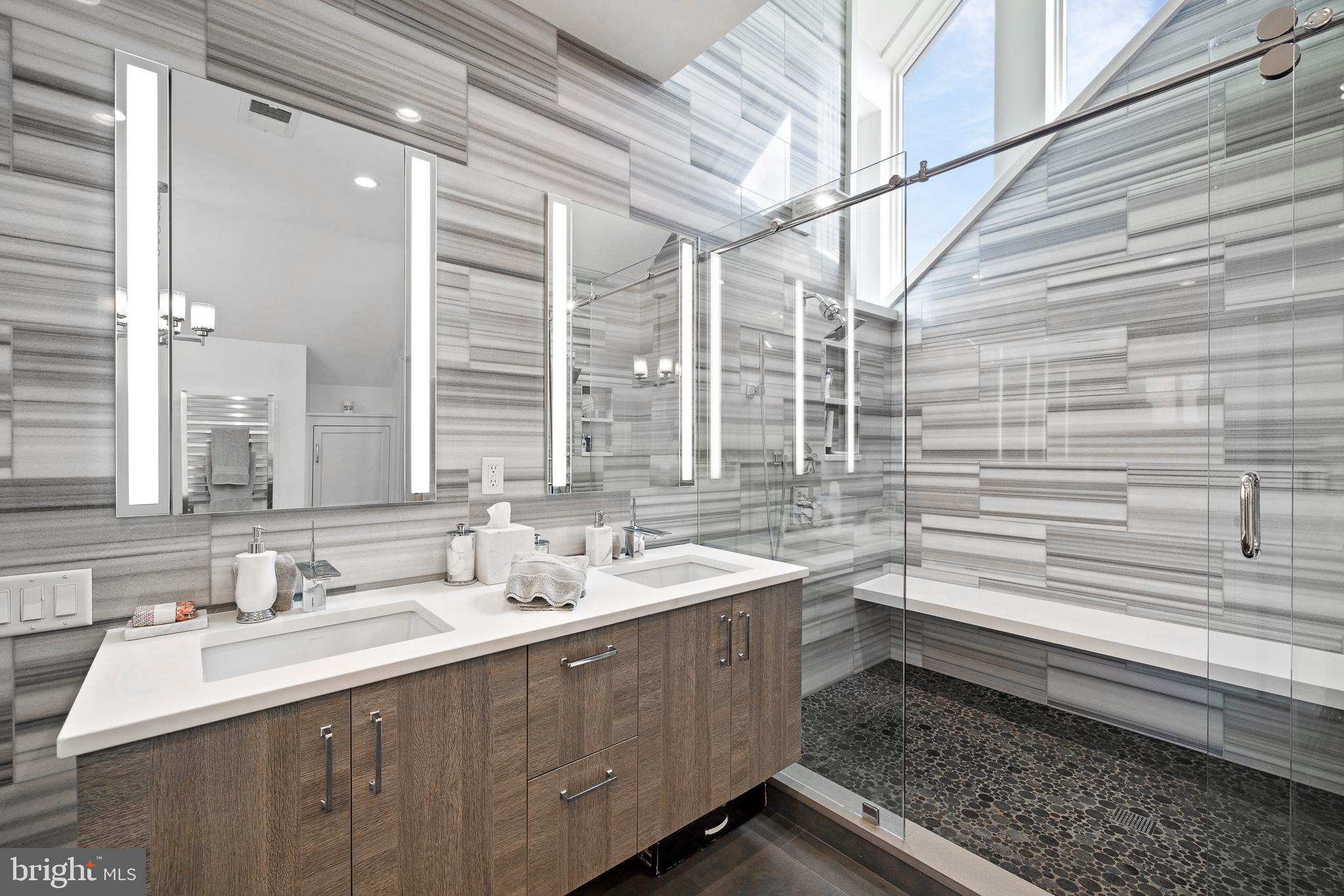 SOCIETY HILL - Residential