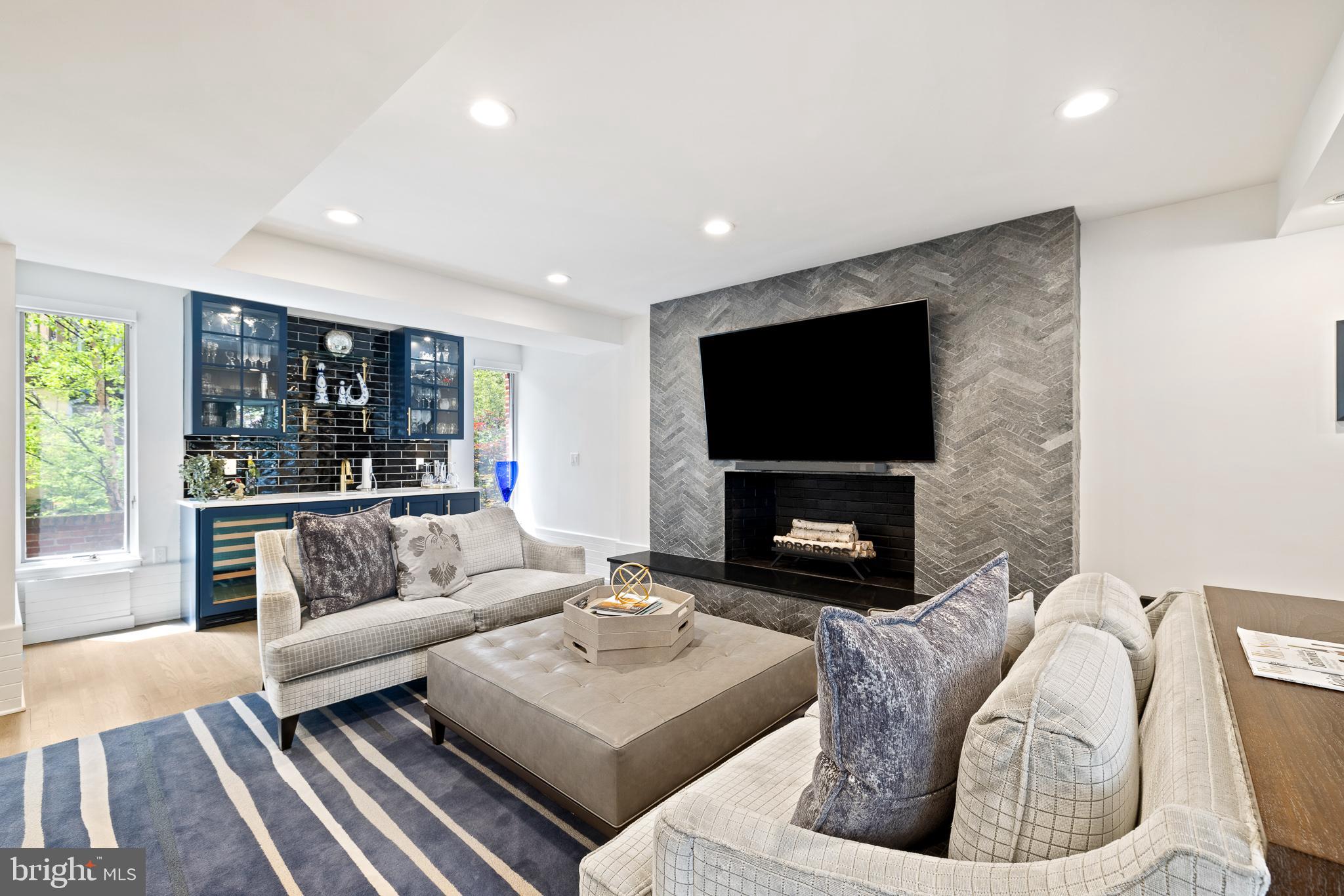 SOCIETY HILL - Residential