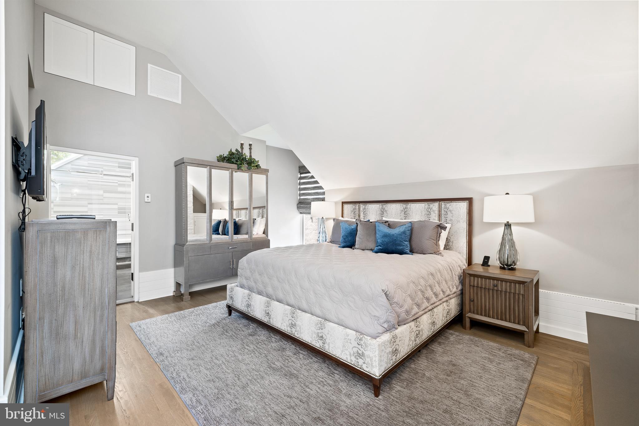 SOCIETY HILL - Residential