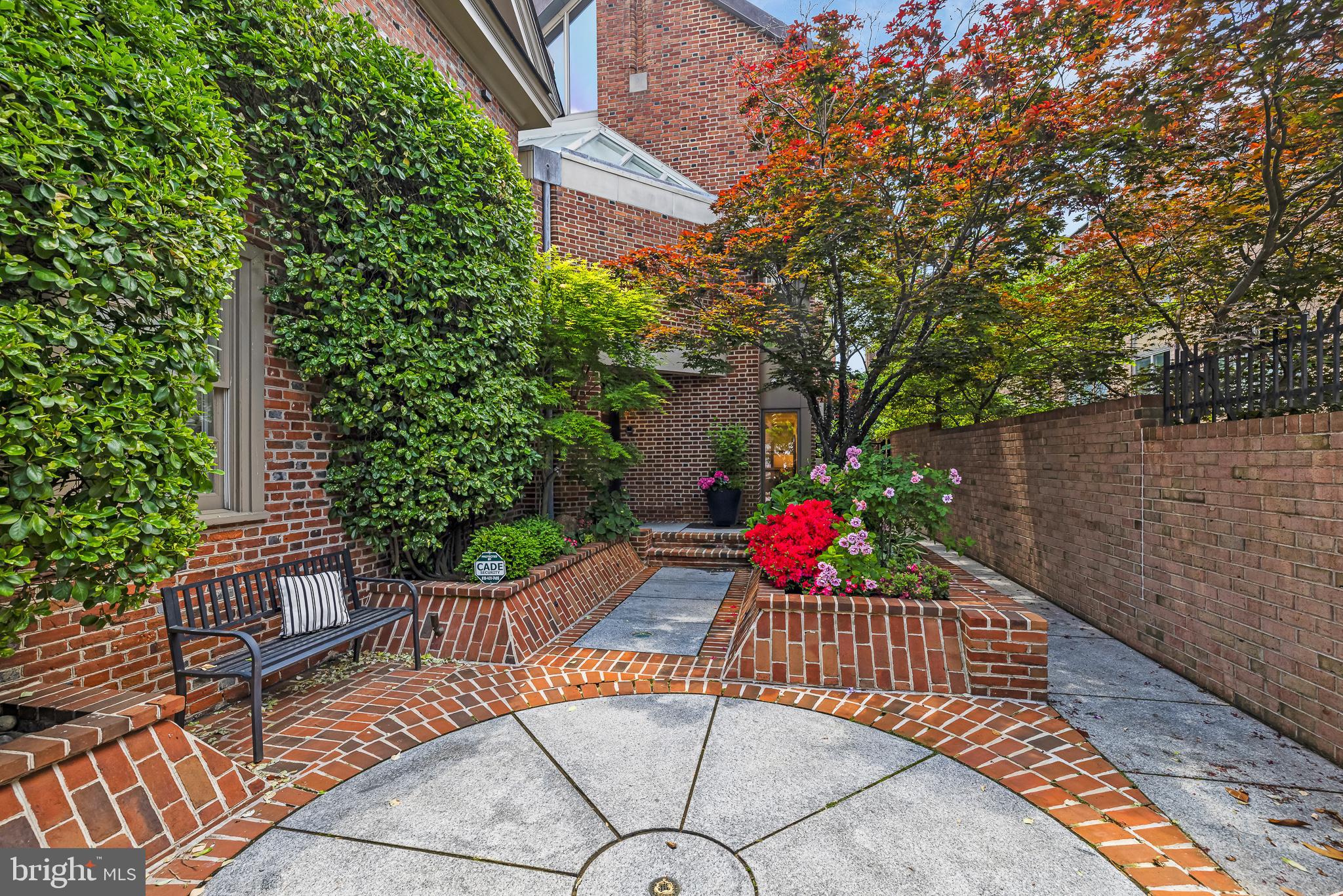 SOCIETY HILL - Residential