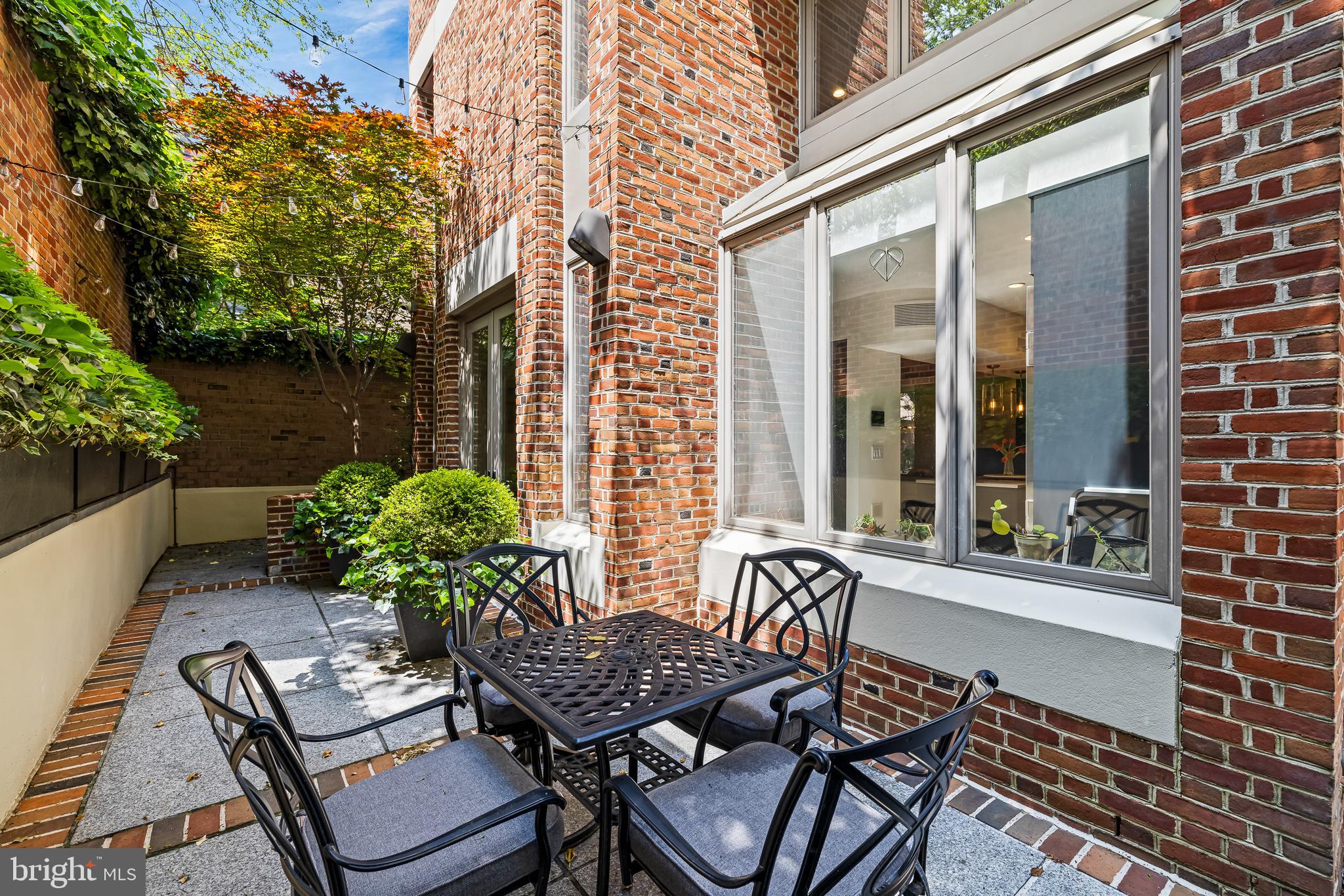 SOCIETY HILL - Residential