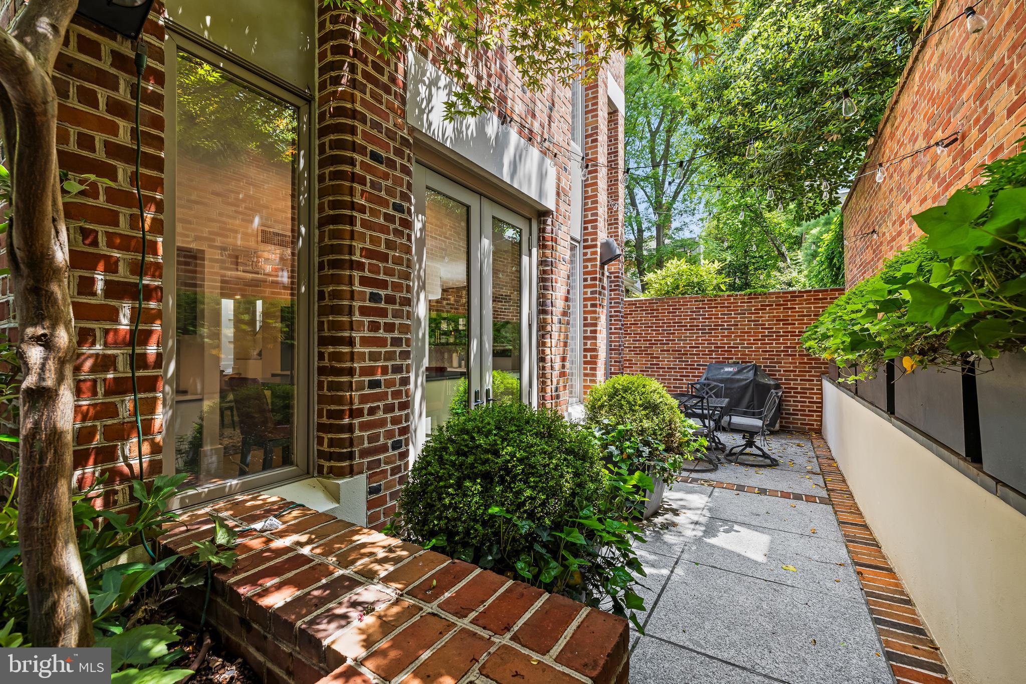 SOCIETY HILL - Residential