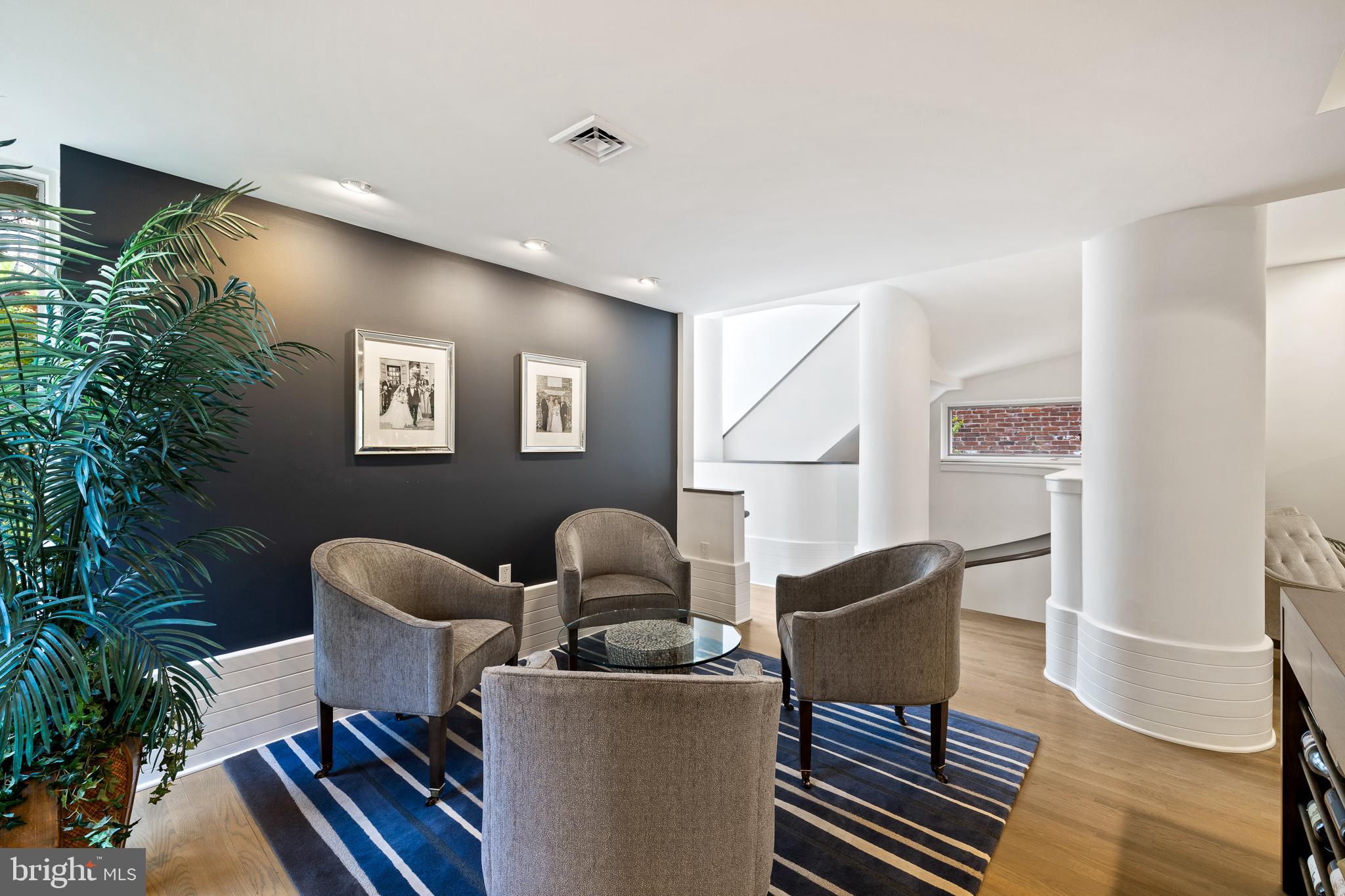 SOCIETY HILL - Residential