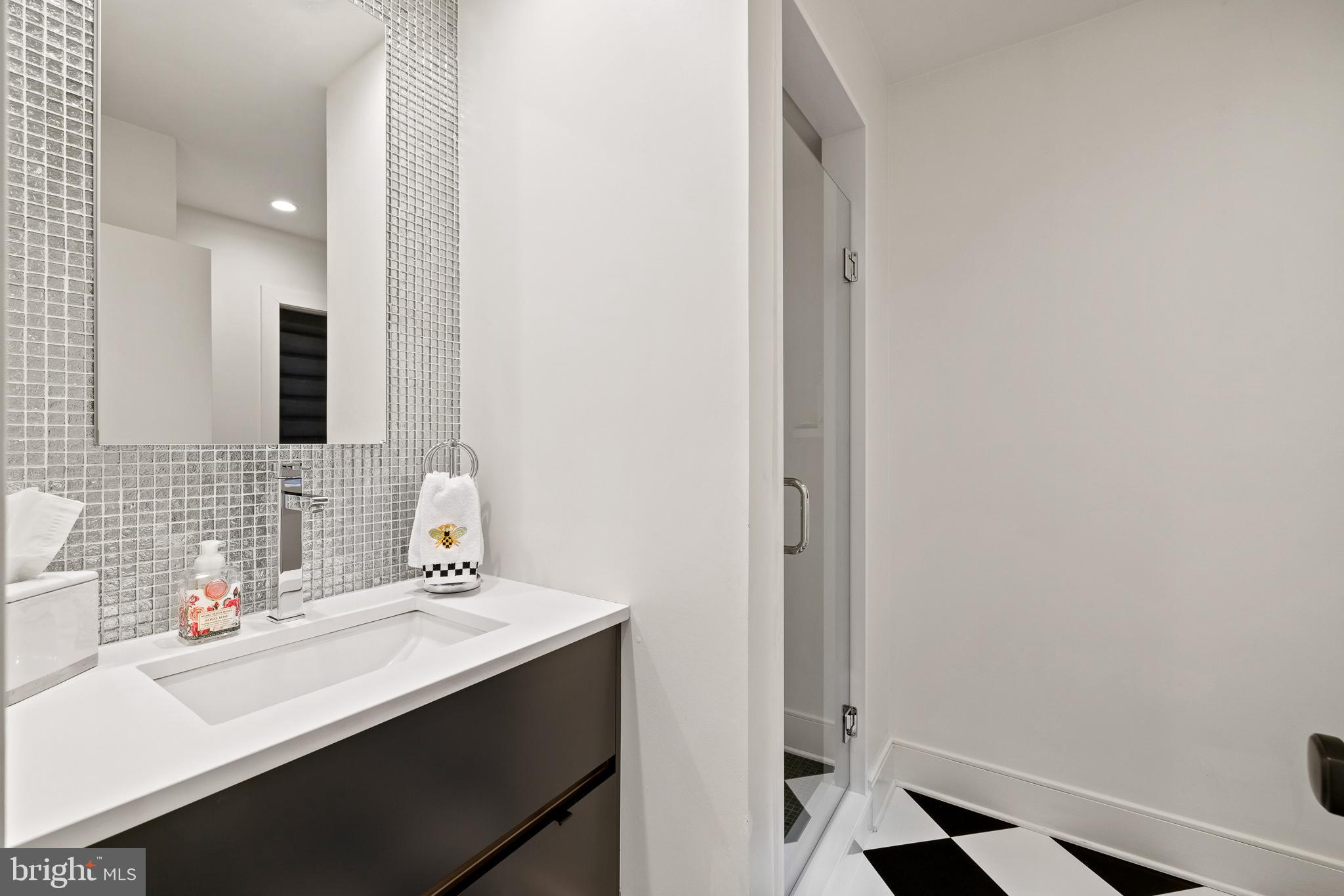 SOCIETY HILL - Residential