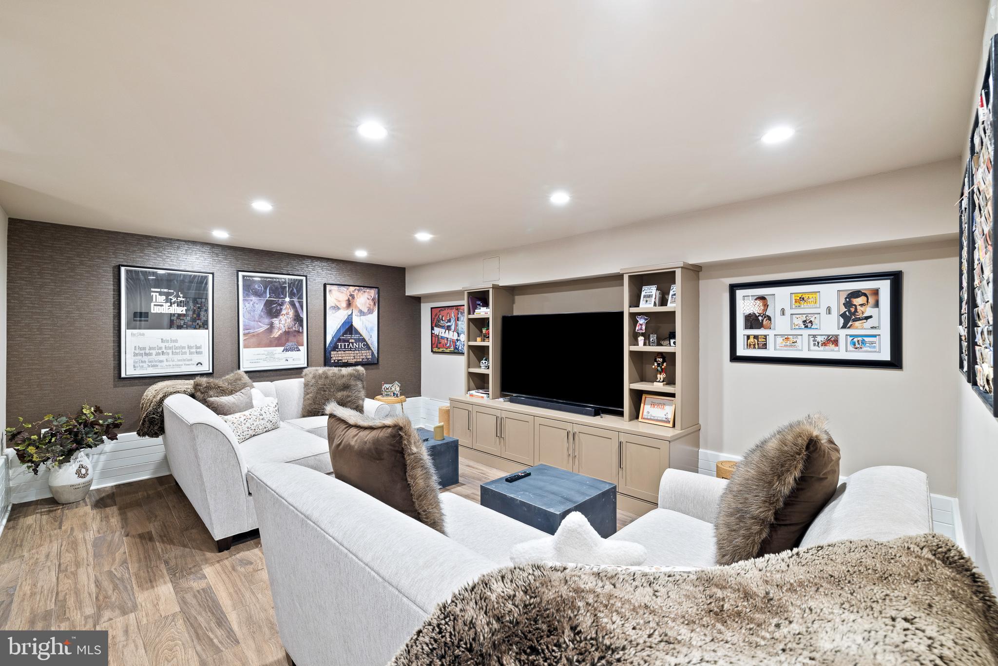 SOCIETY HILL - Residential