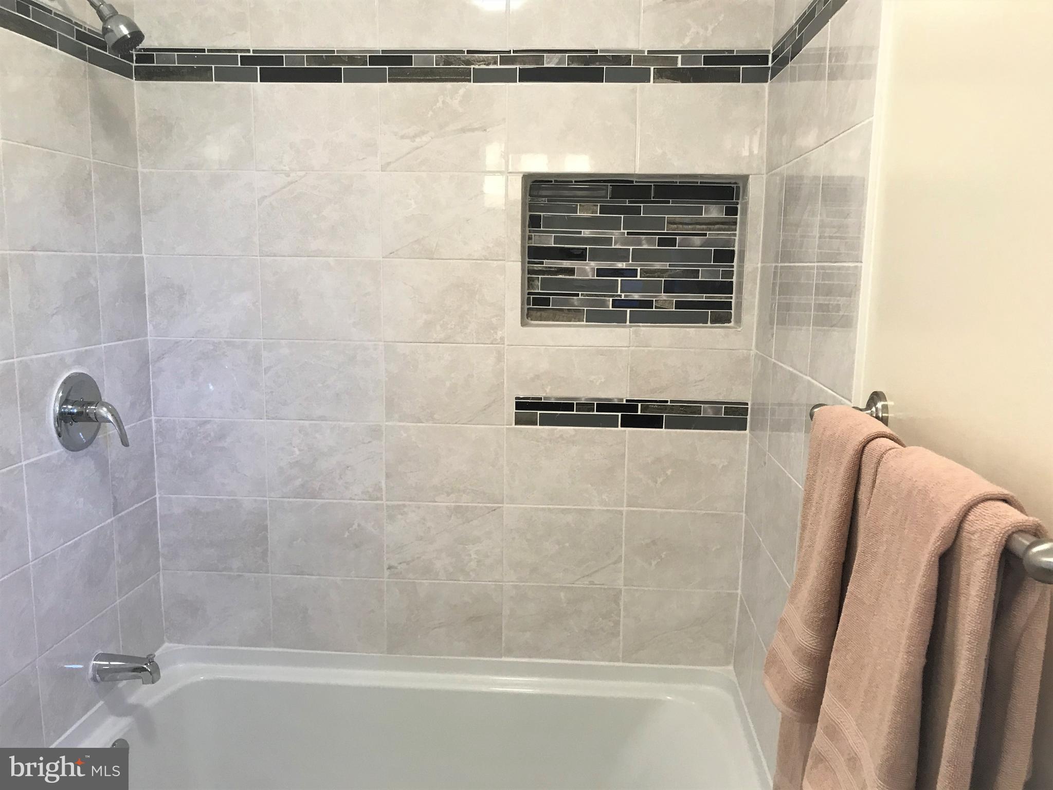 ST CHARLES HAMPSHIRE - Residential