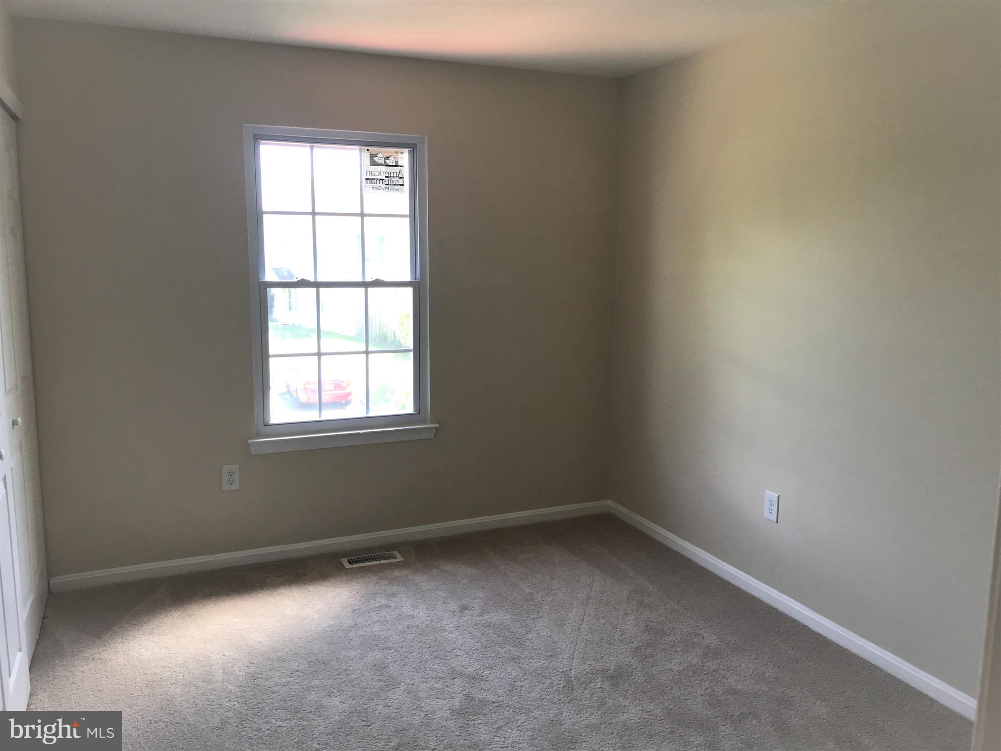 ST CHARLES HAMPSHIRE - Residential