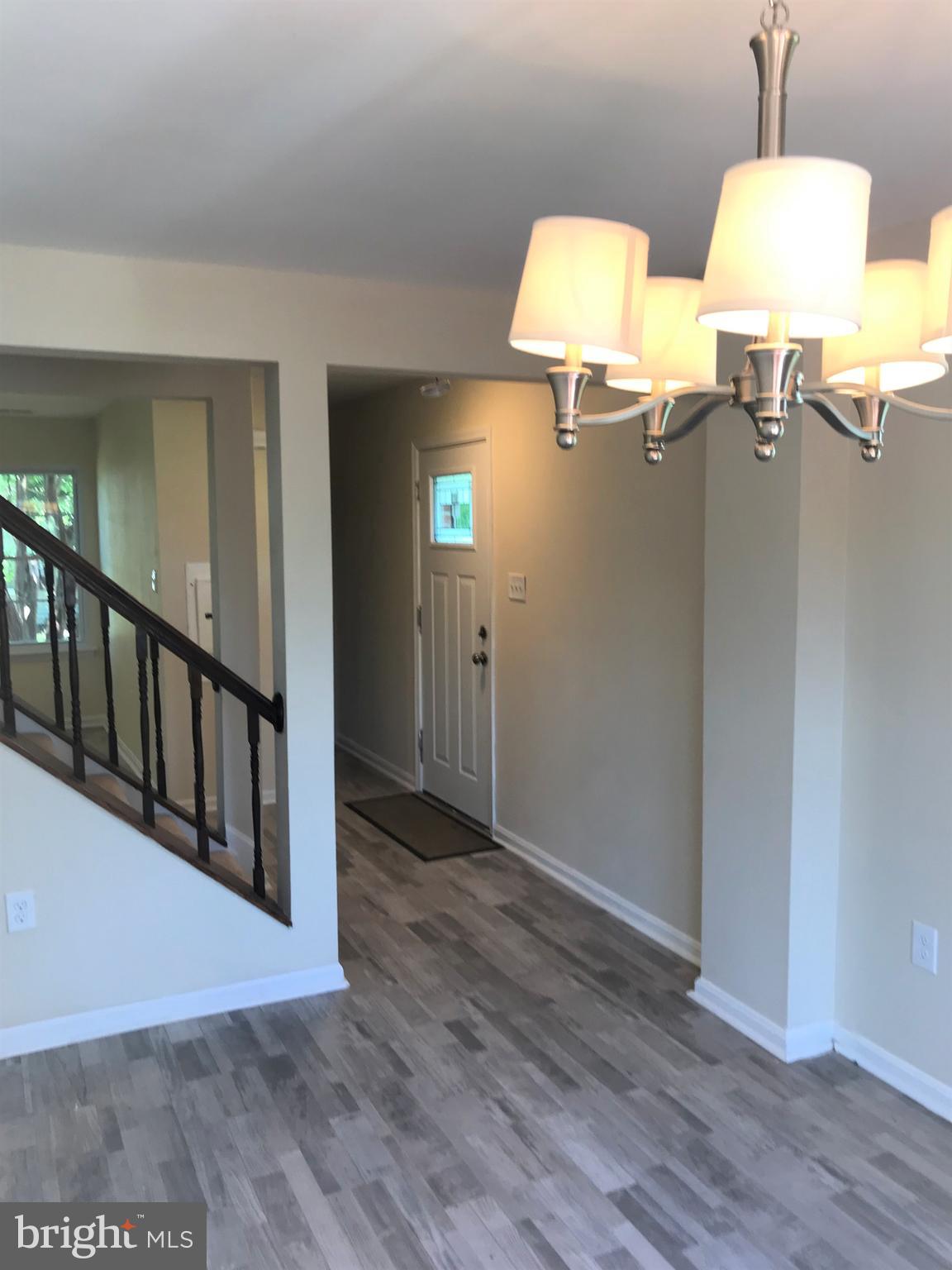 ST CHARLES HAMPSHIRE - Residential