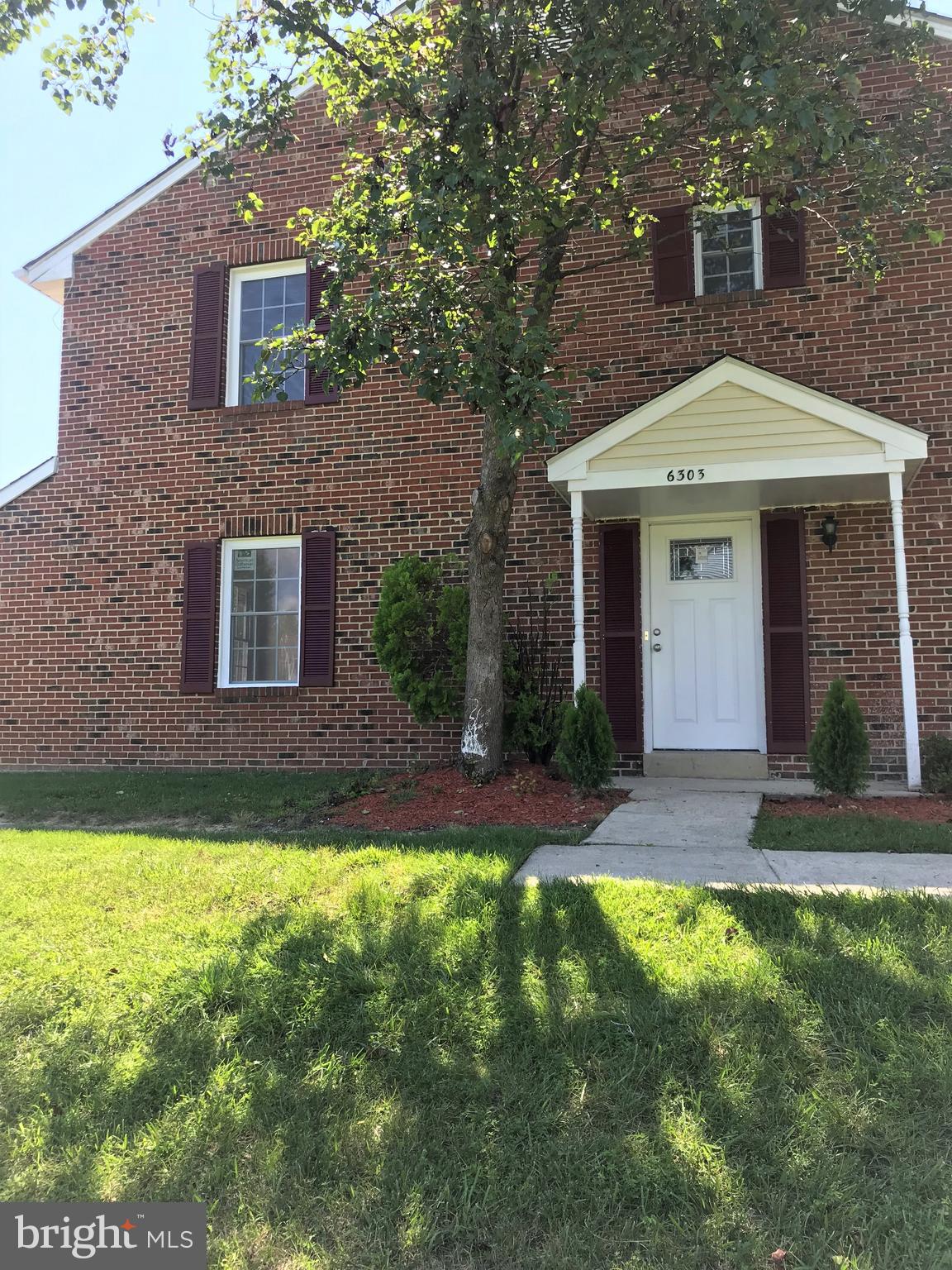 ST CHARLES HAMPSHIRE - Residential