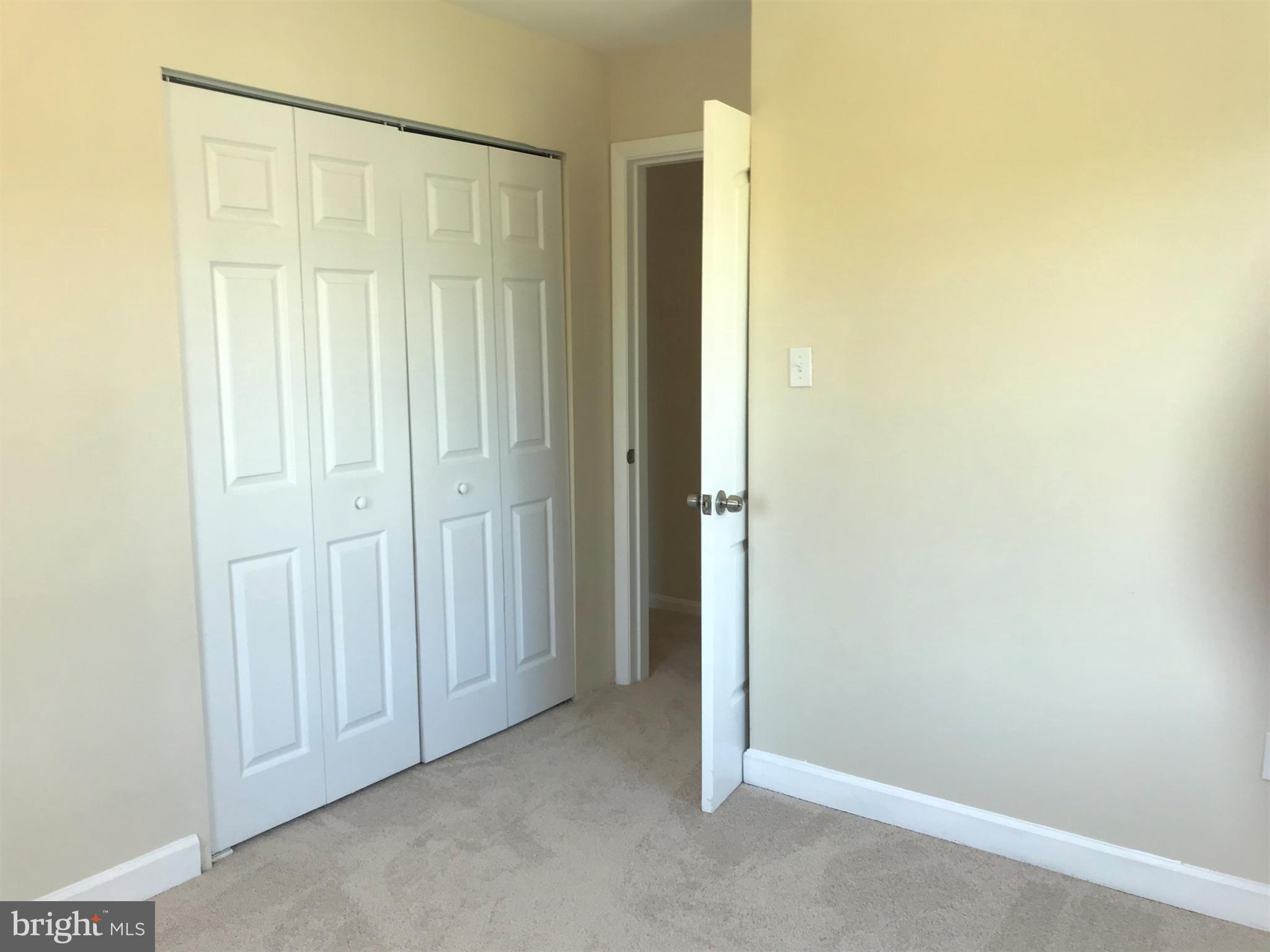 ST CHARLES HAMPSHIRE - Residential