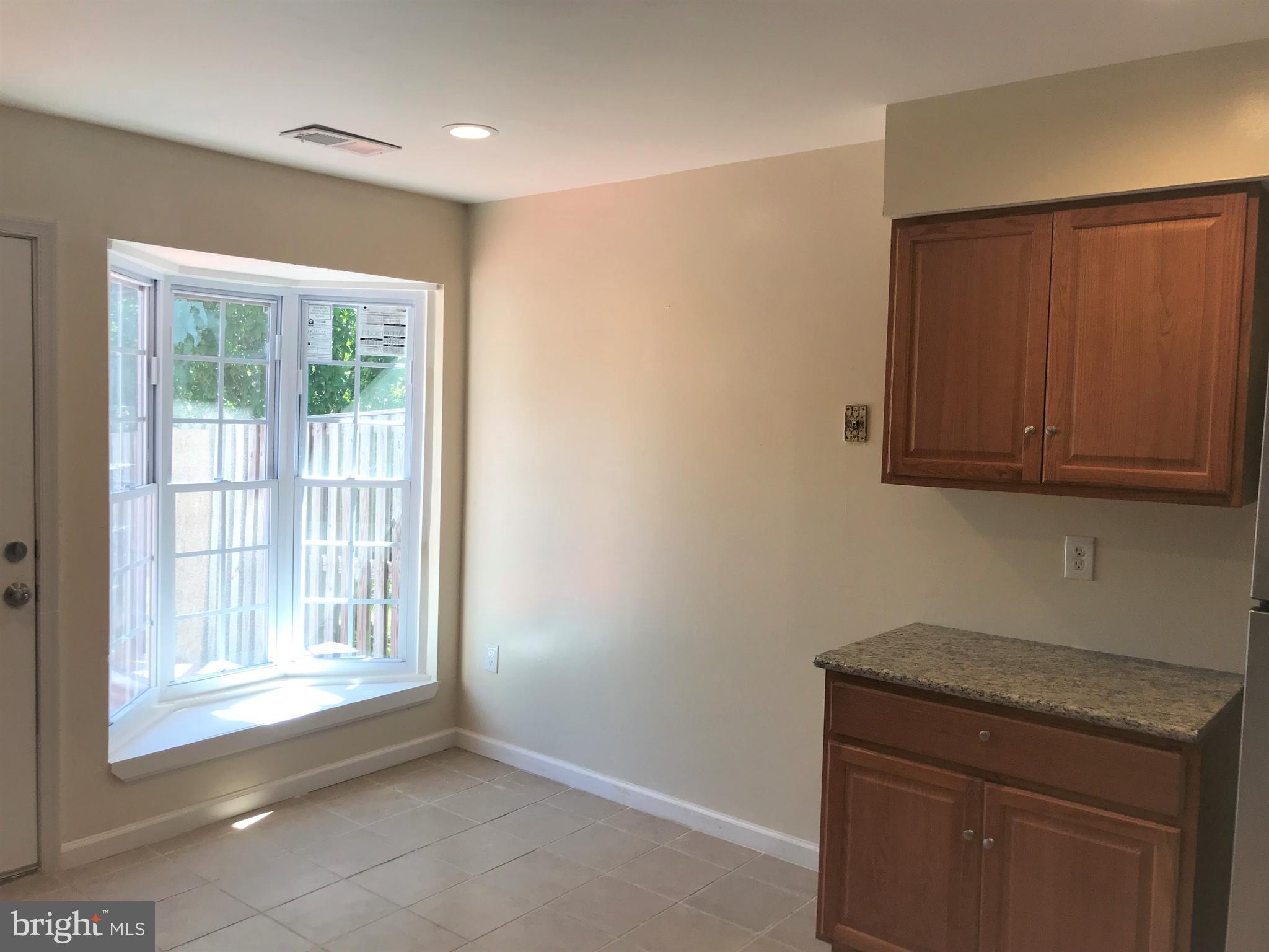 ST CHARLES HAMPSHIRE - Residential