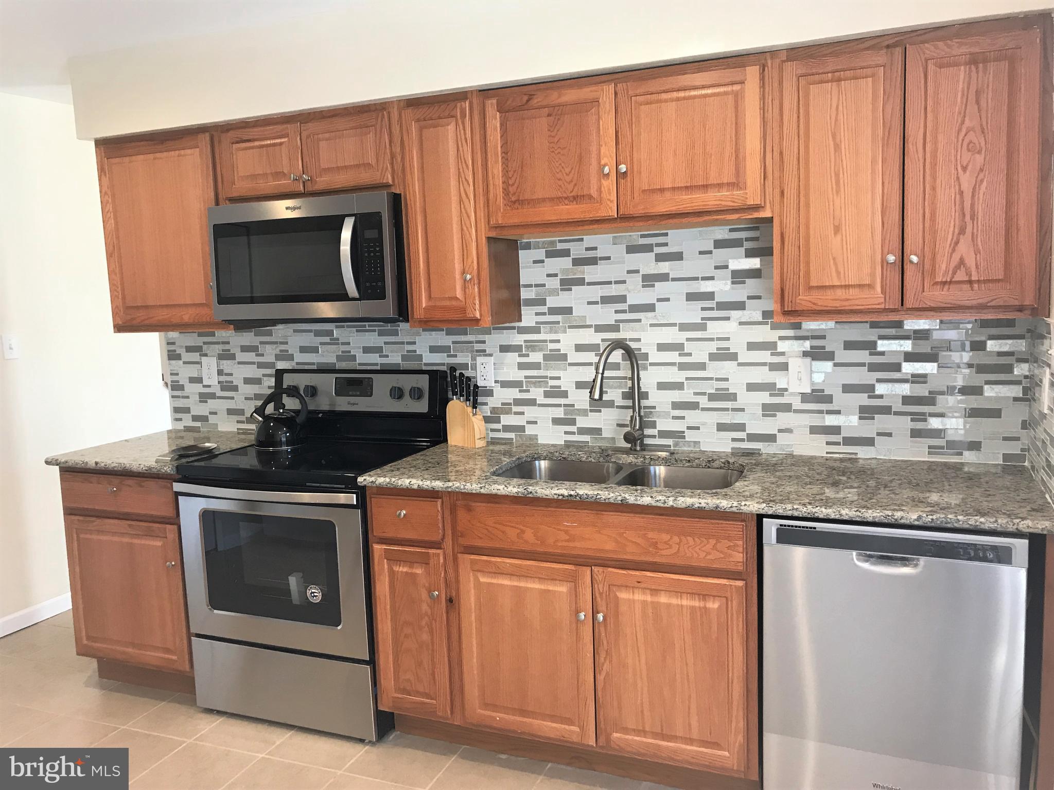 ST CHARLES HAMPSHIRE - Residential