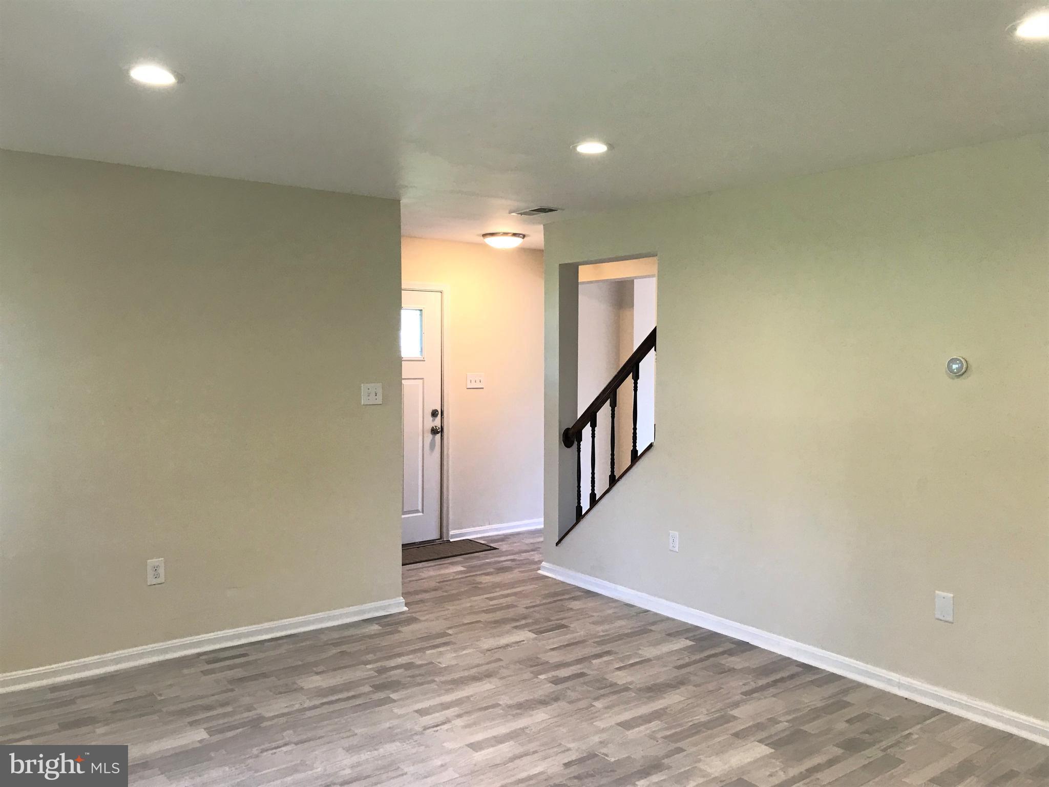 ST CHARLES HAMPSHIRE - Residential