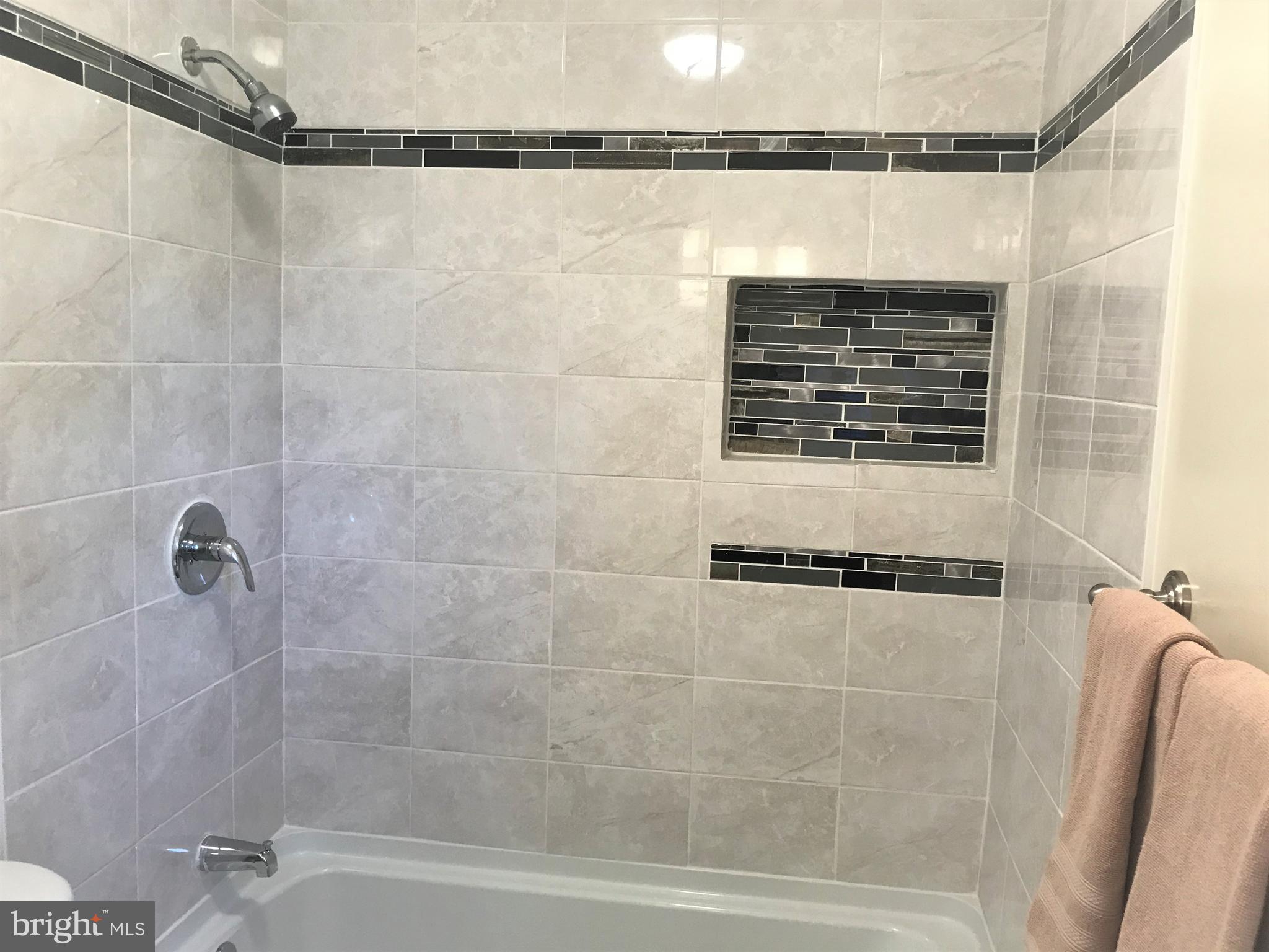 ST CHARLES HAMPSHIRE - Residential