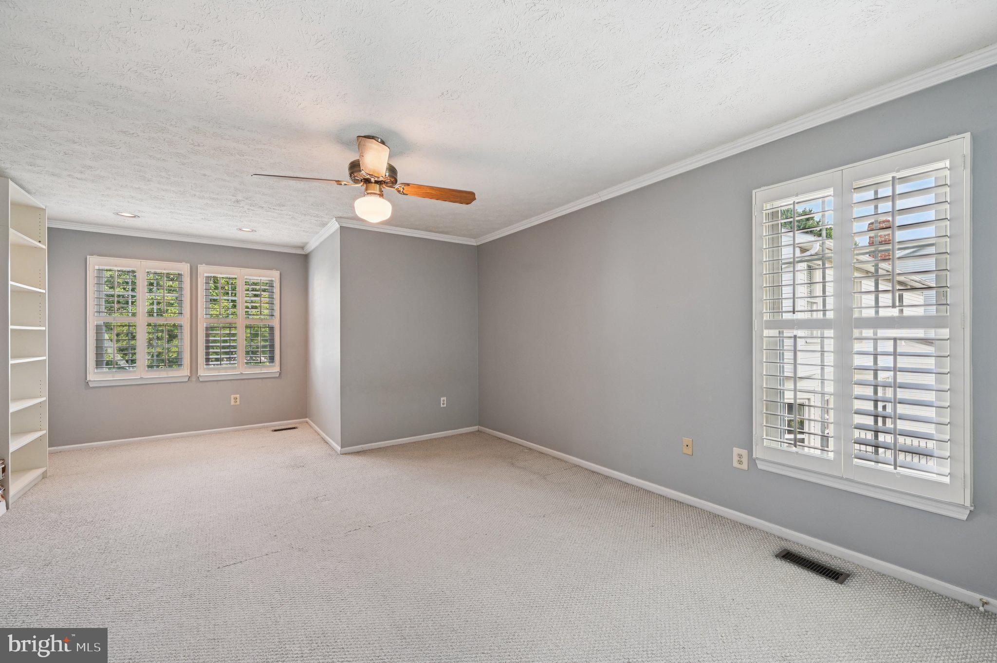 LONG REACH - Residential