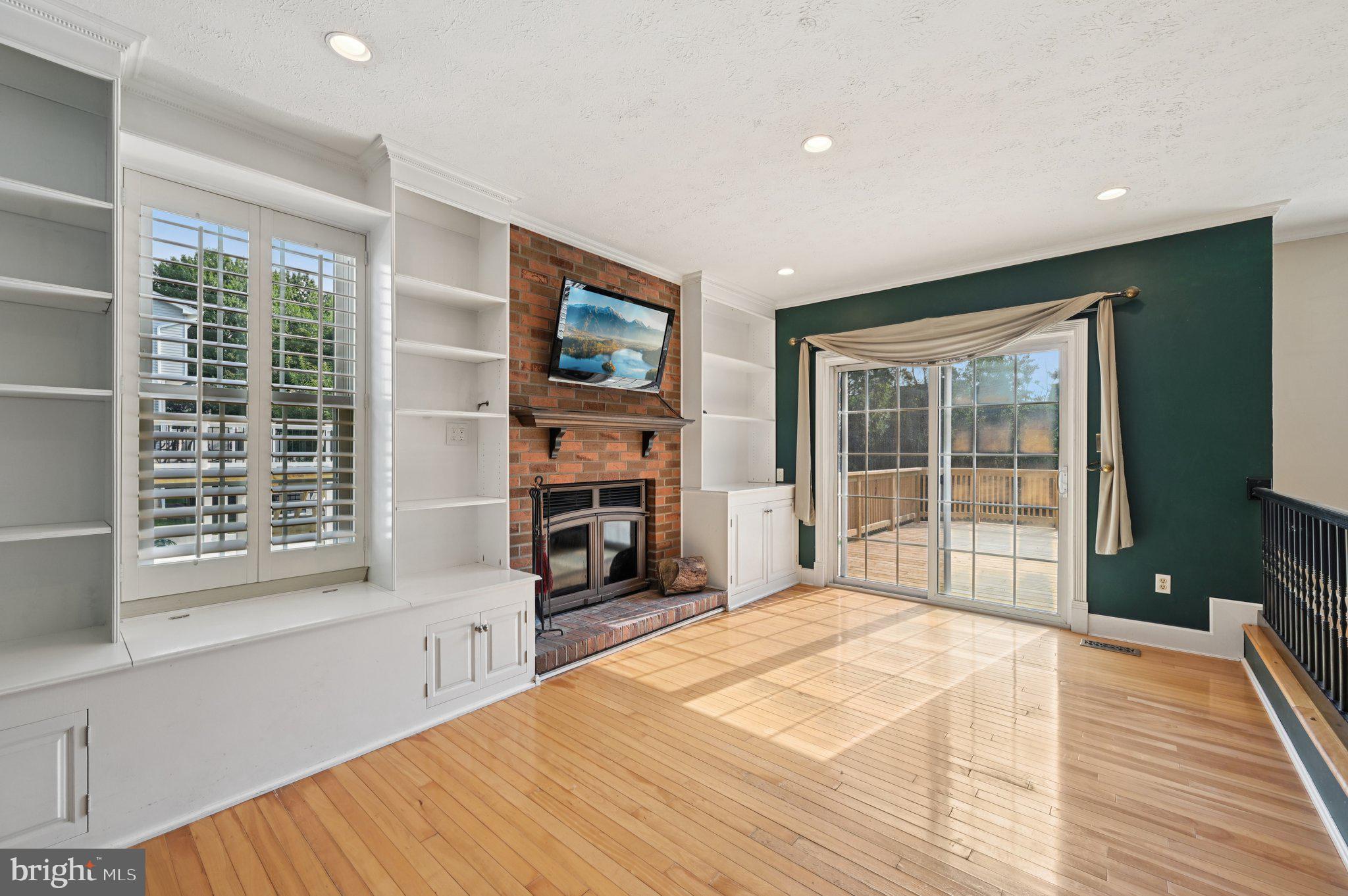 LONG REACH - Residential