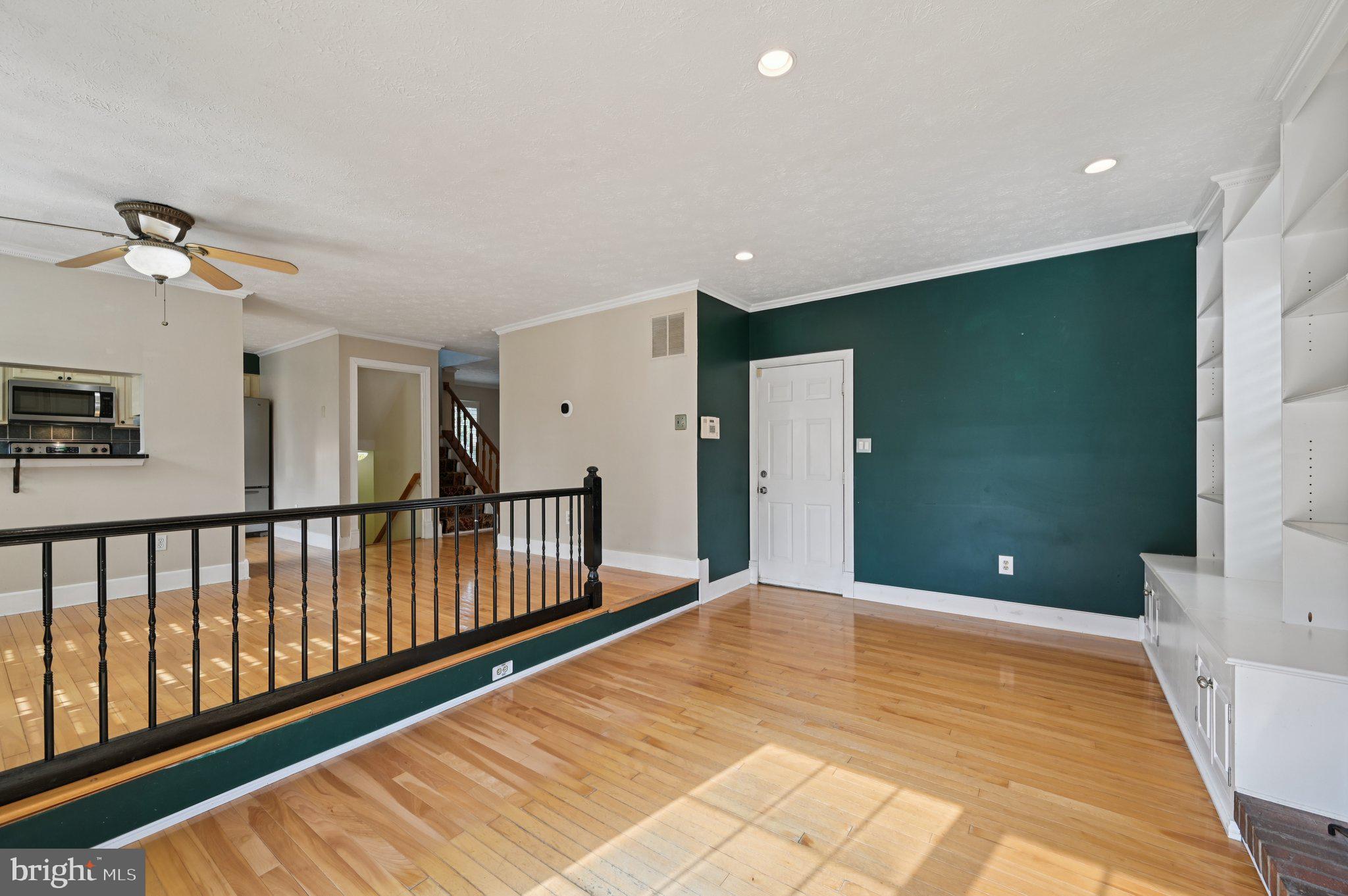 LONG REACH - Residential