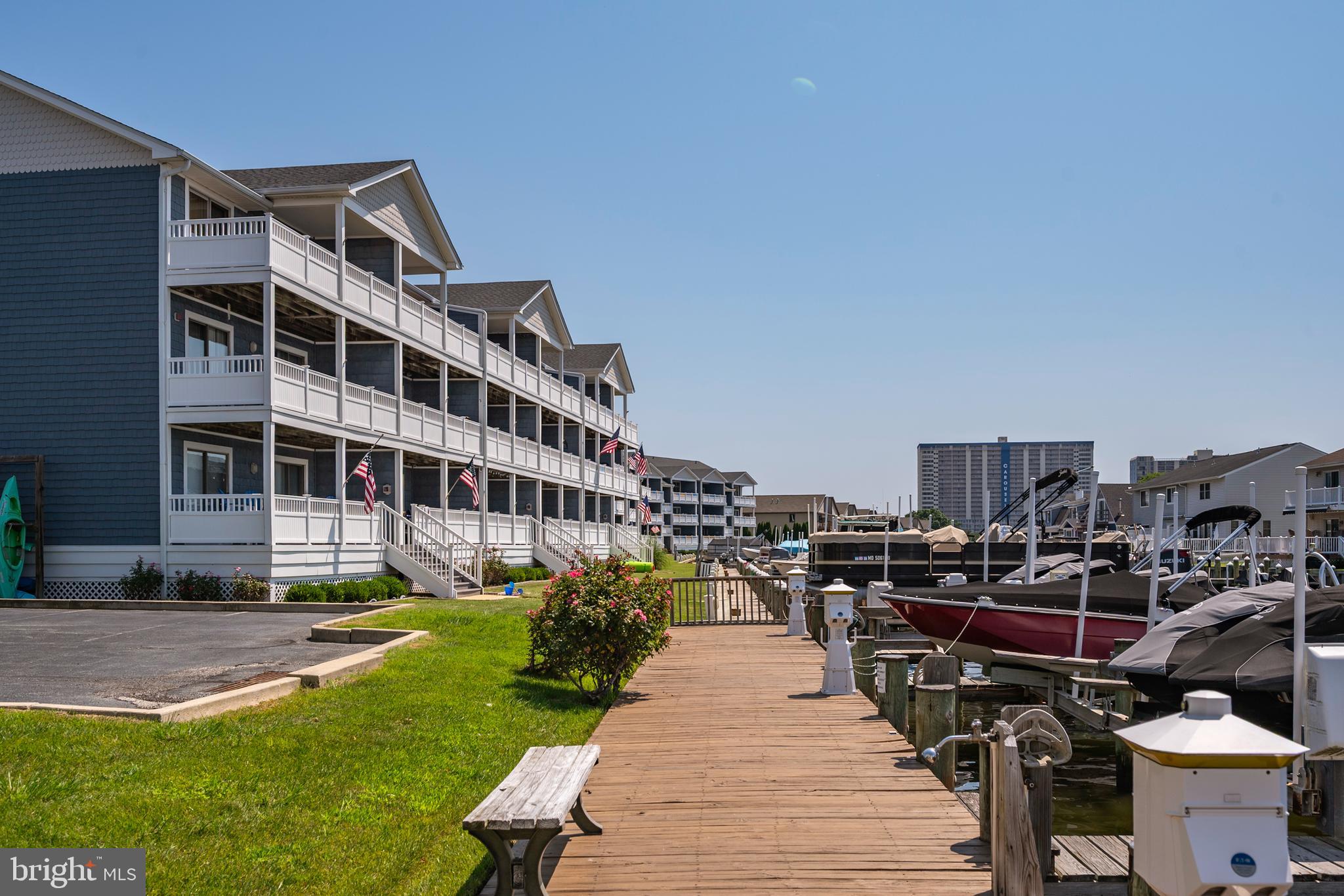 HARBOUR CLUB - Residential